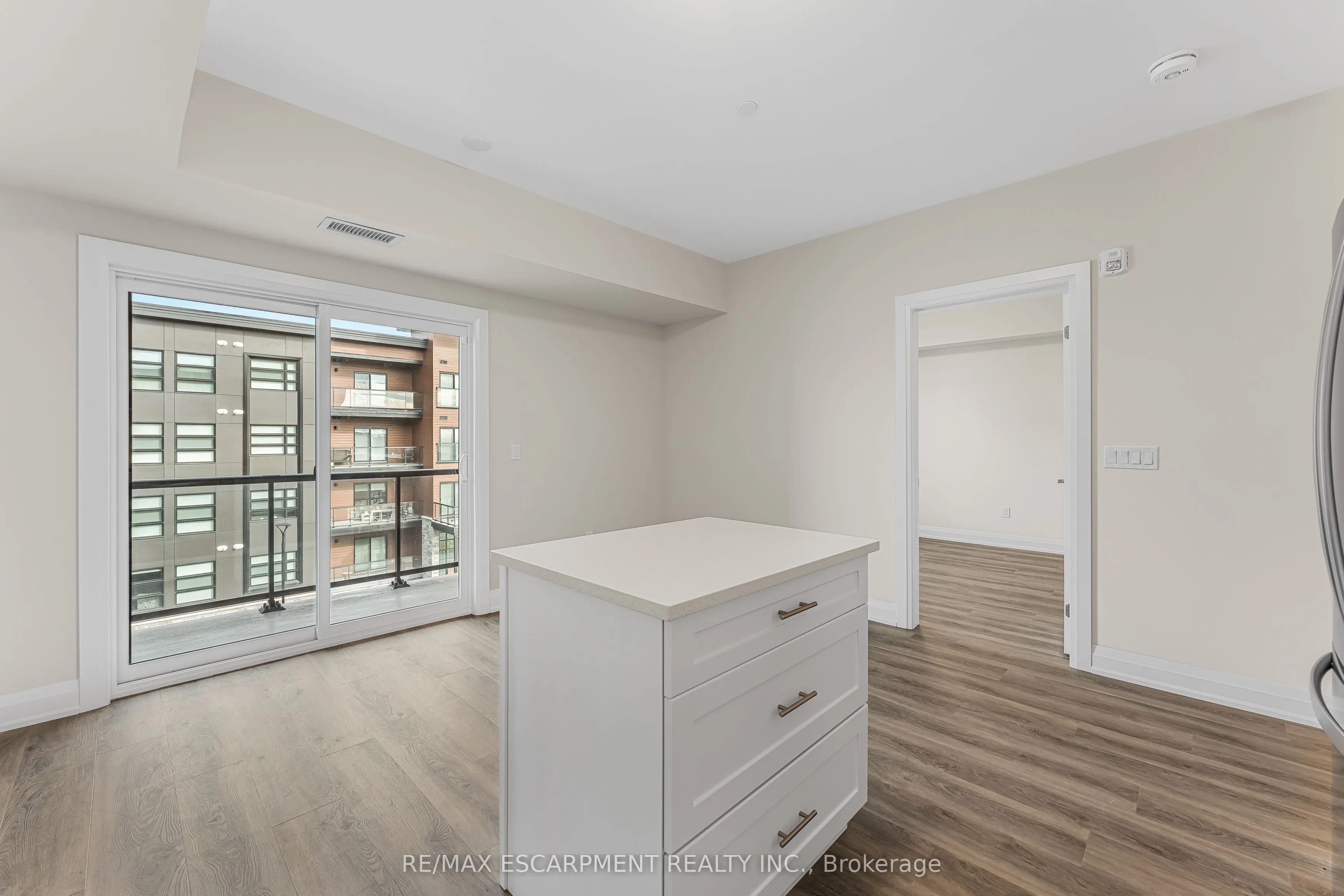 118 Summersides Boulevard, #303