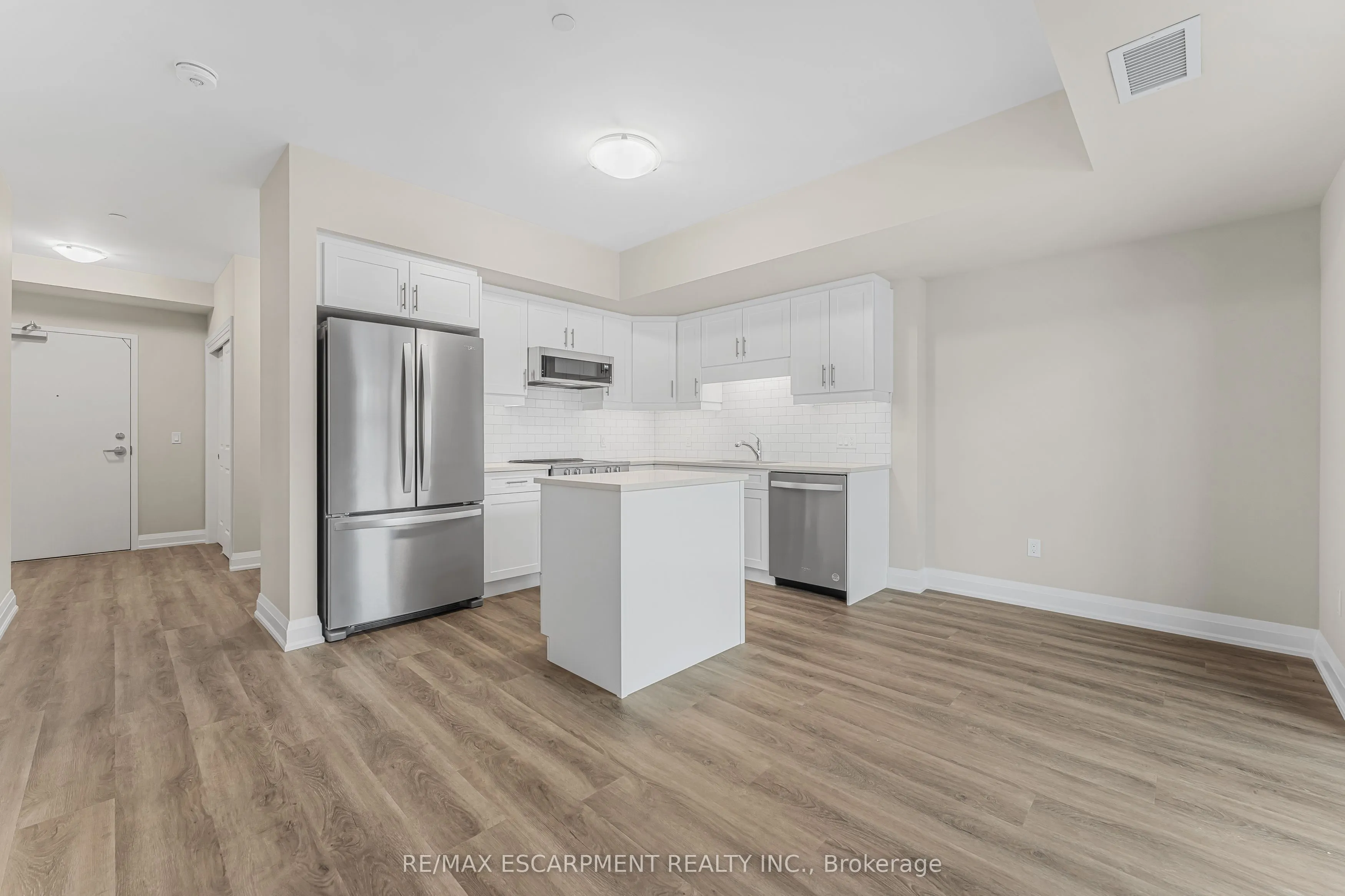 118 Summersides Boulevard, #303