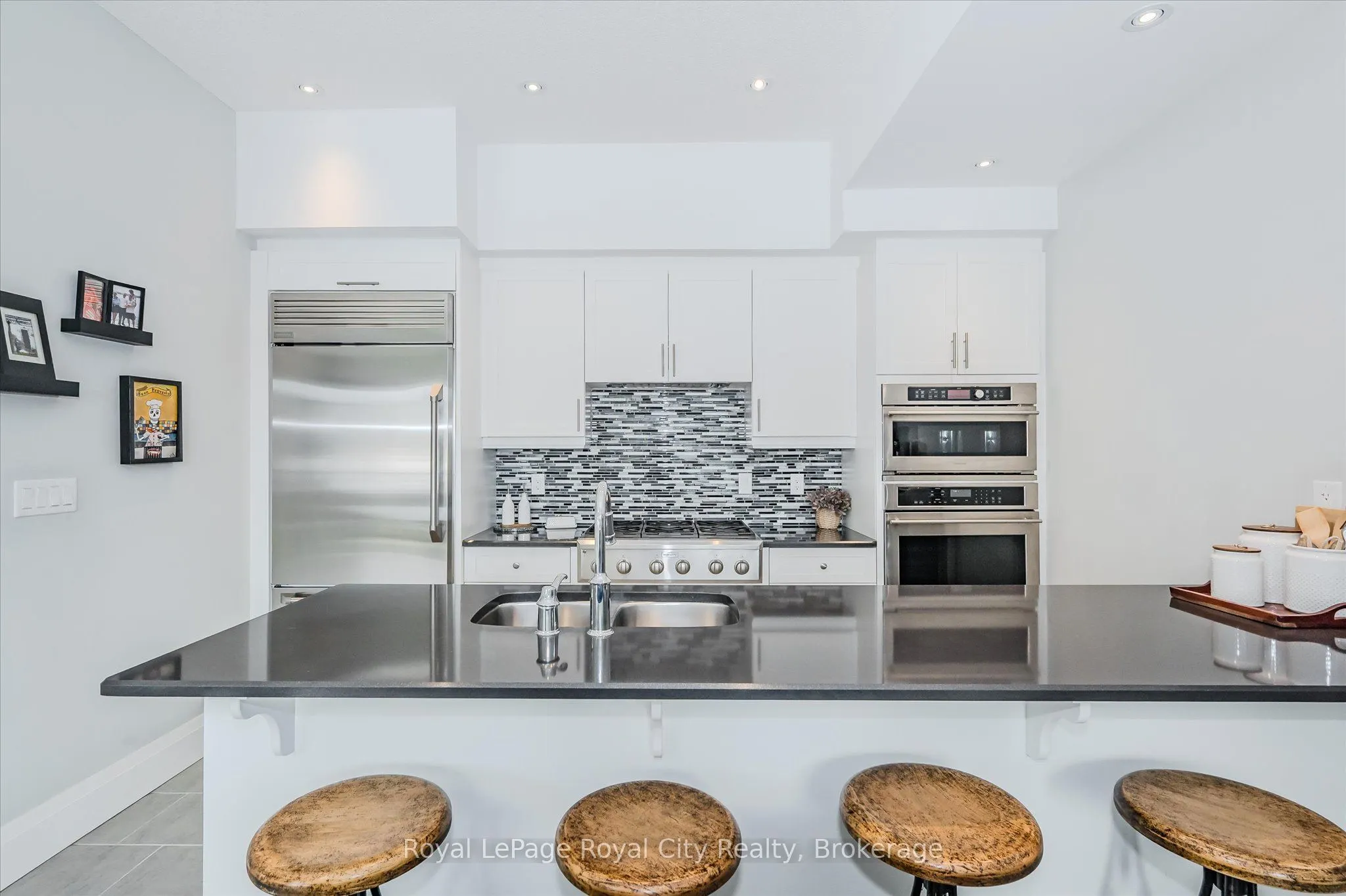 53 Arthur Street S, #RL3