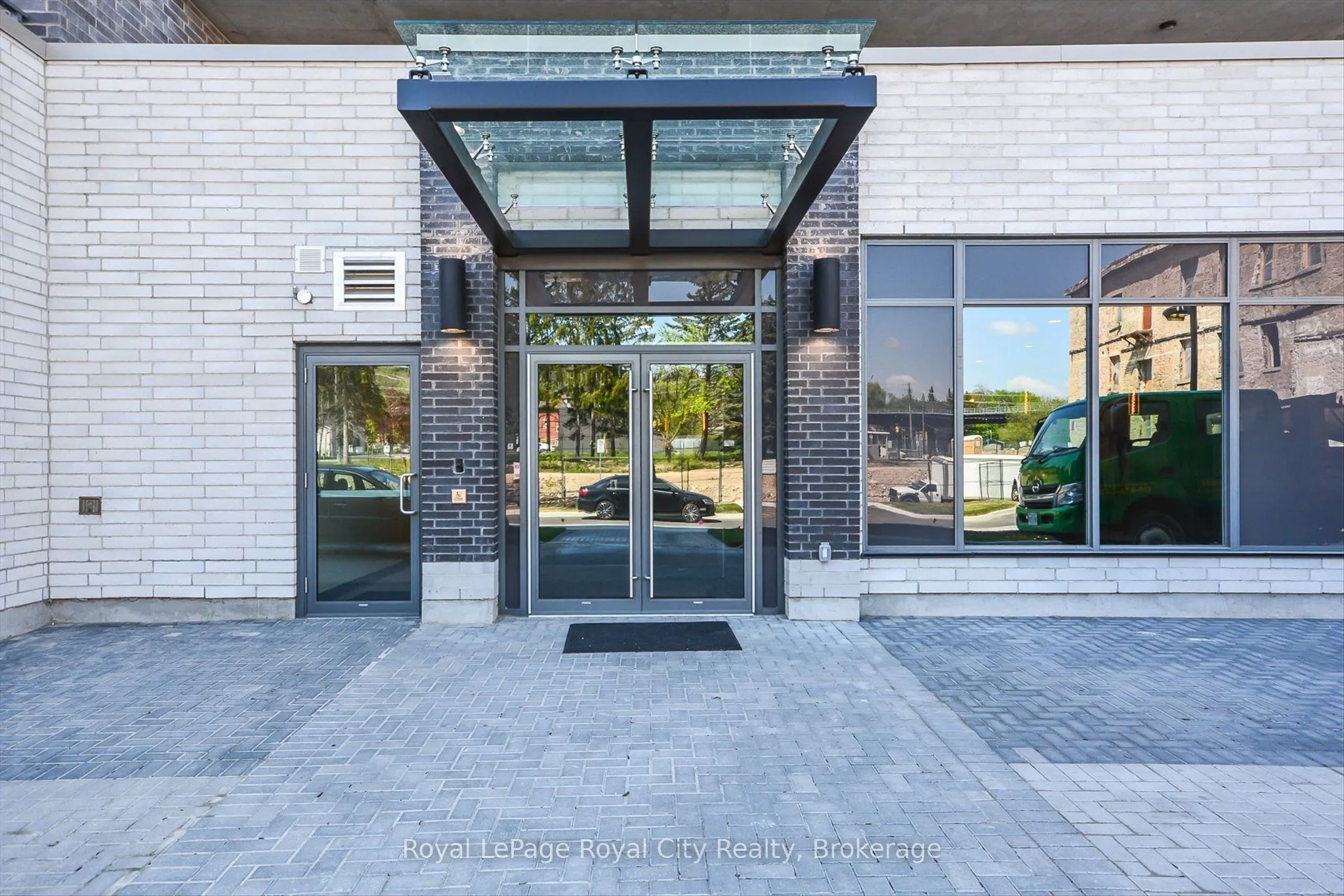 53 Arthur Street S, #RL3