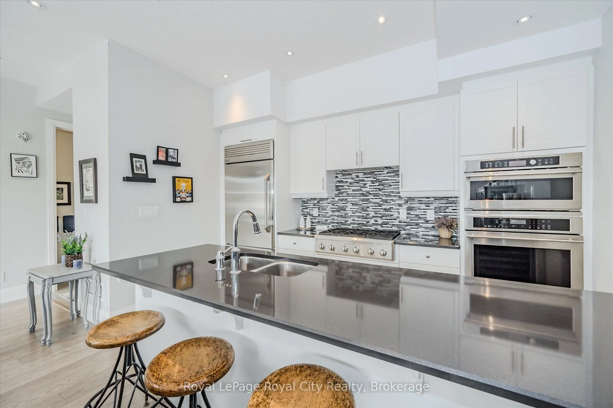 53 Arthur Street S, #RL3