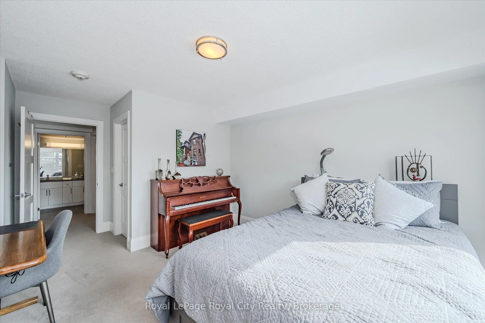 53 Arthur Street S, #RL3