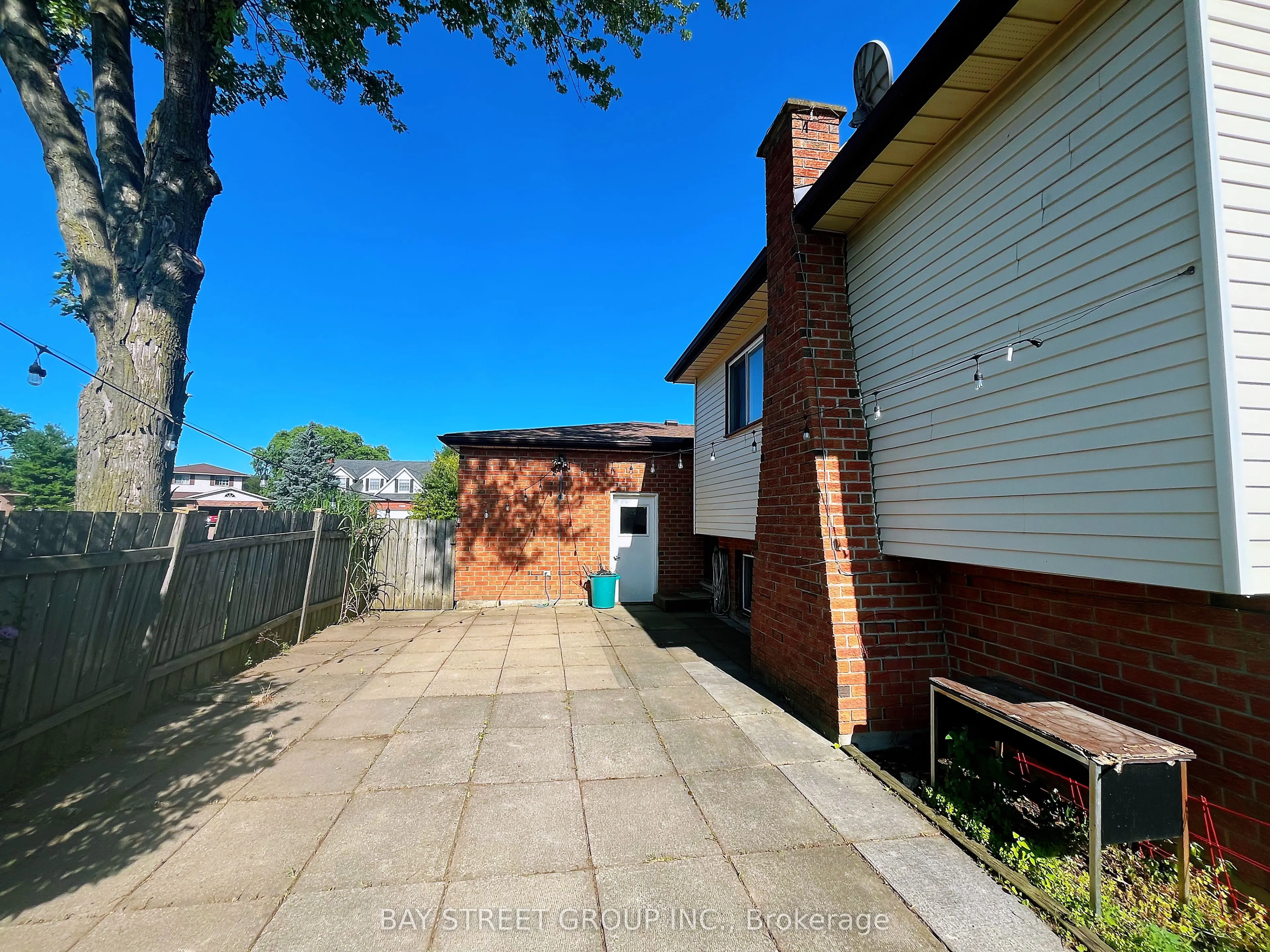 7349 Nathan Crescent