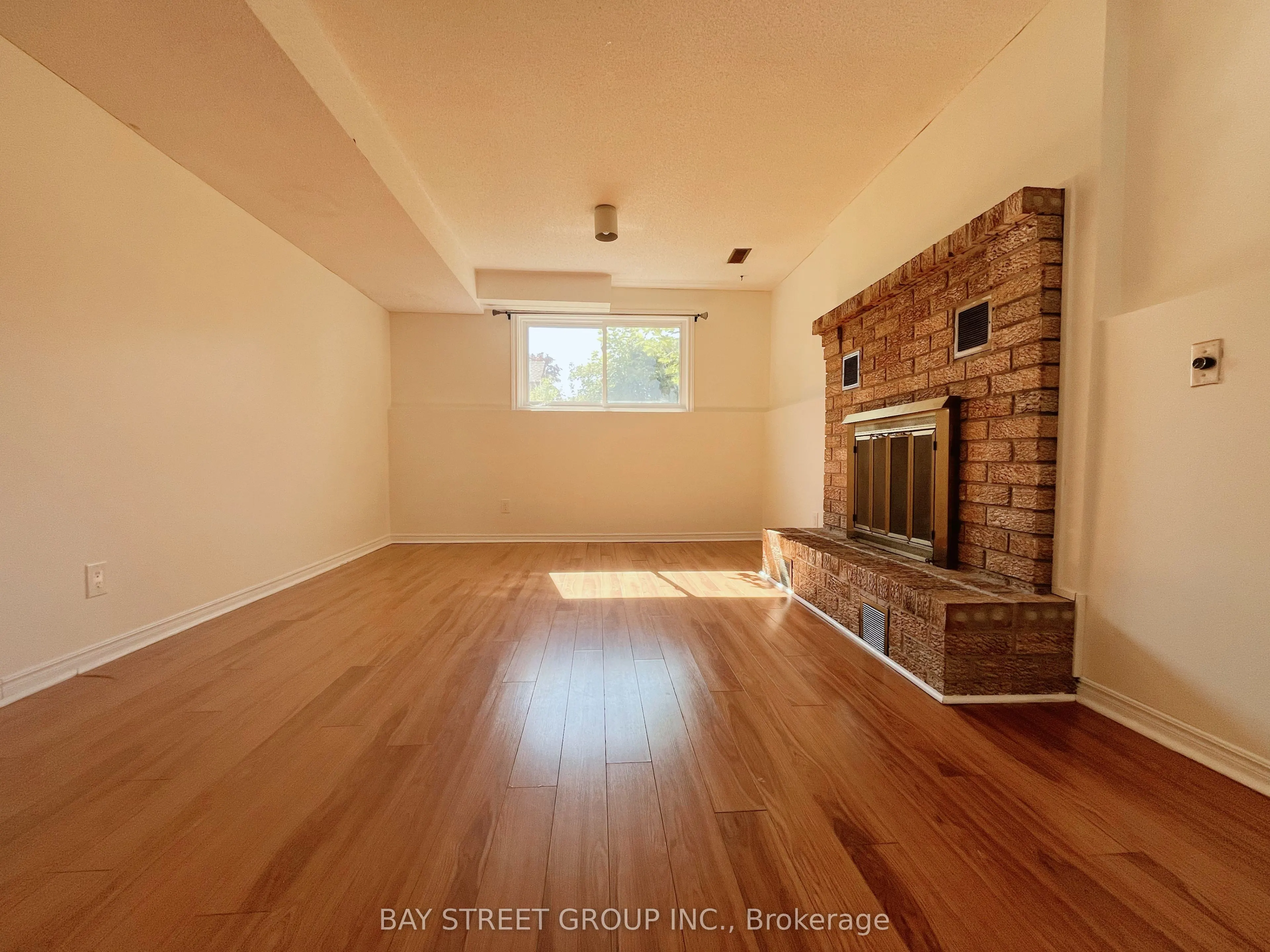 7349 Nathan Crescent