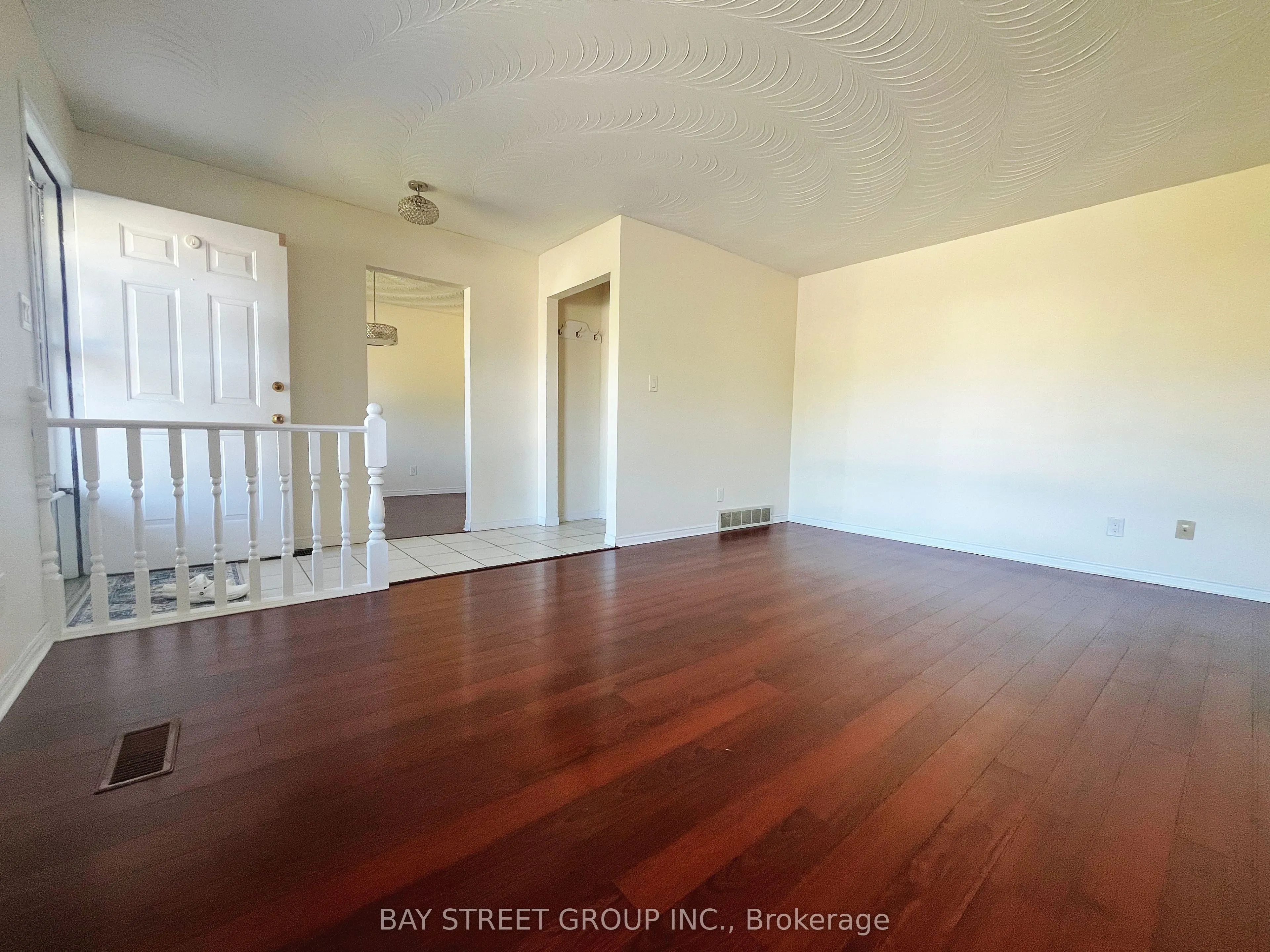 7349 Nathan Crescent