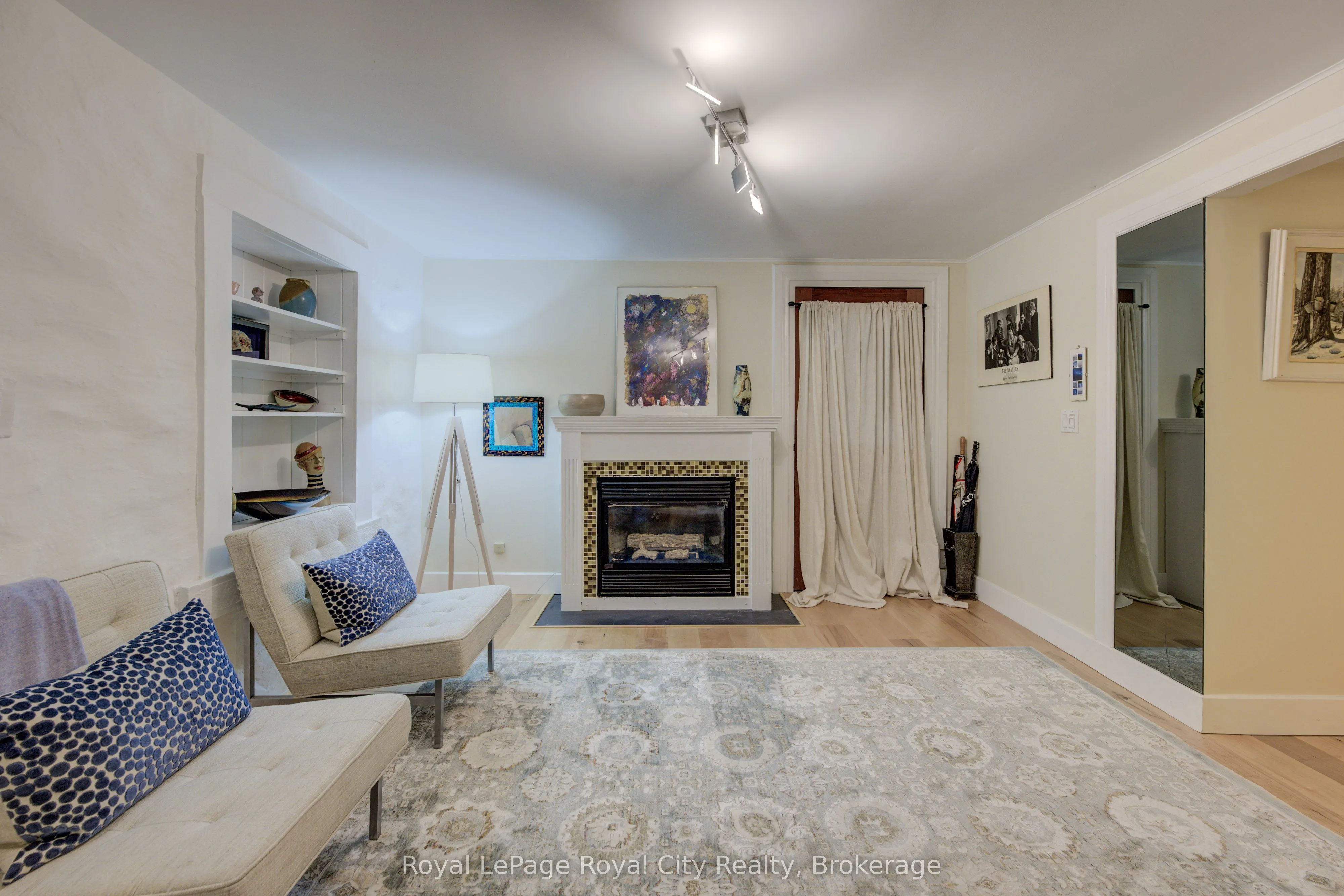 513 ST ANDREW Street W