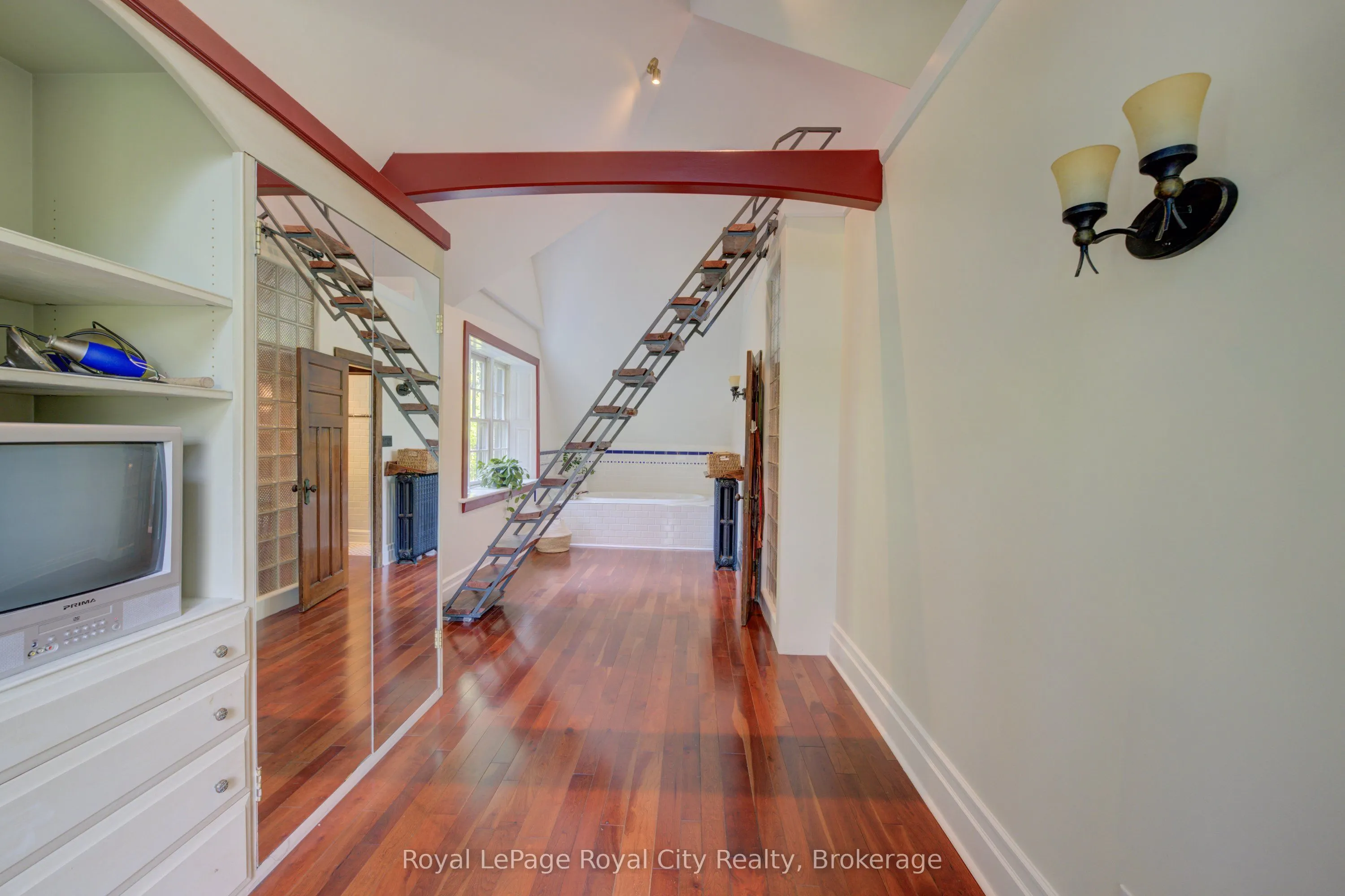 513 ST ANDREW Street W