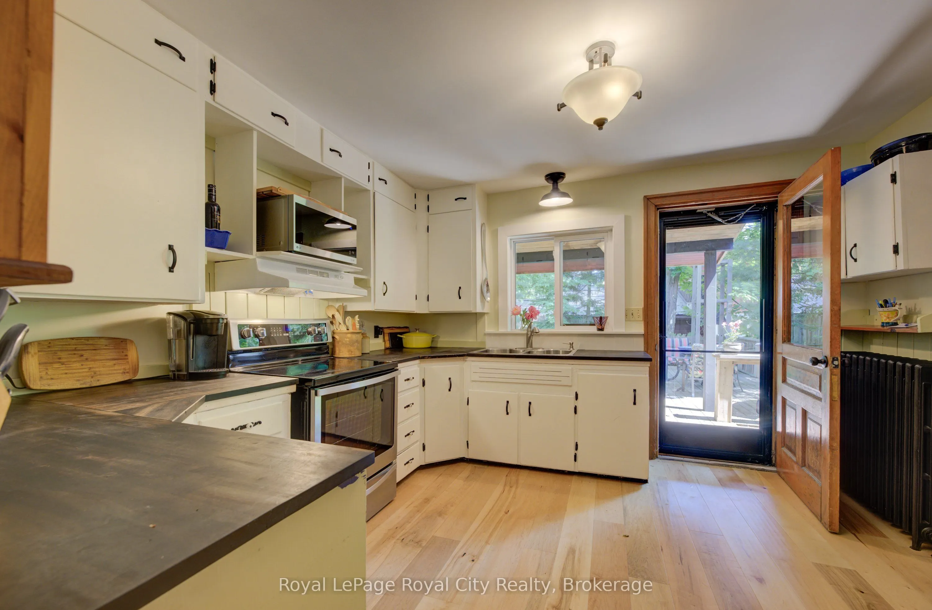 513 ST ANDREW Street W