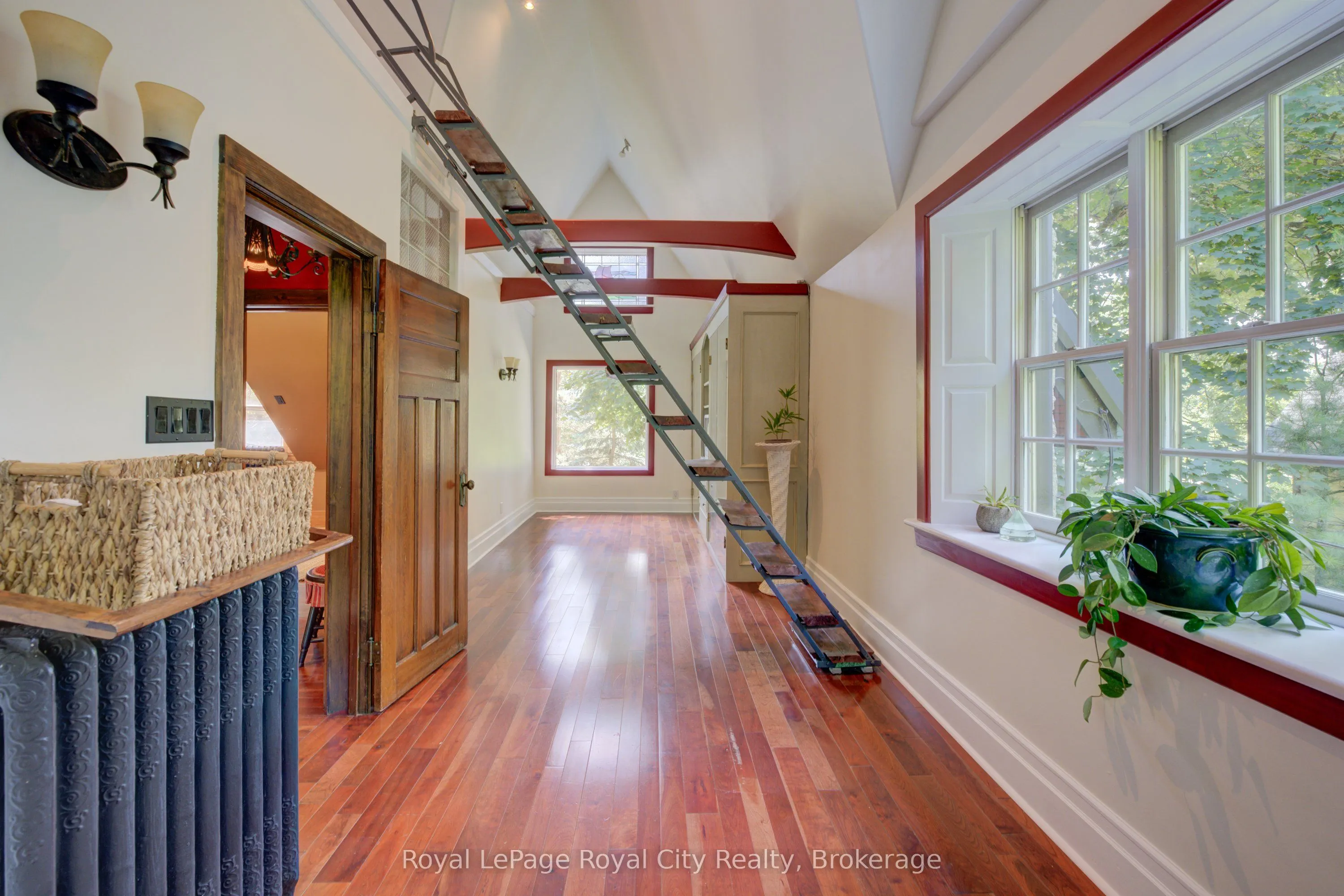 513 ST ANDREW Street W