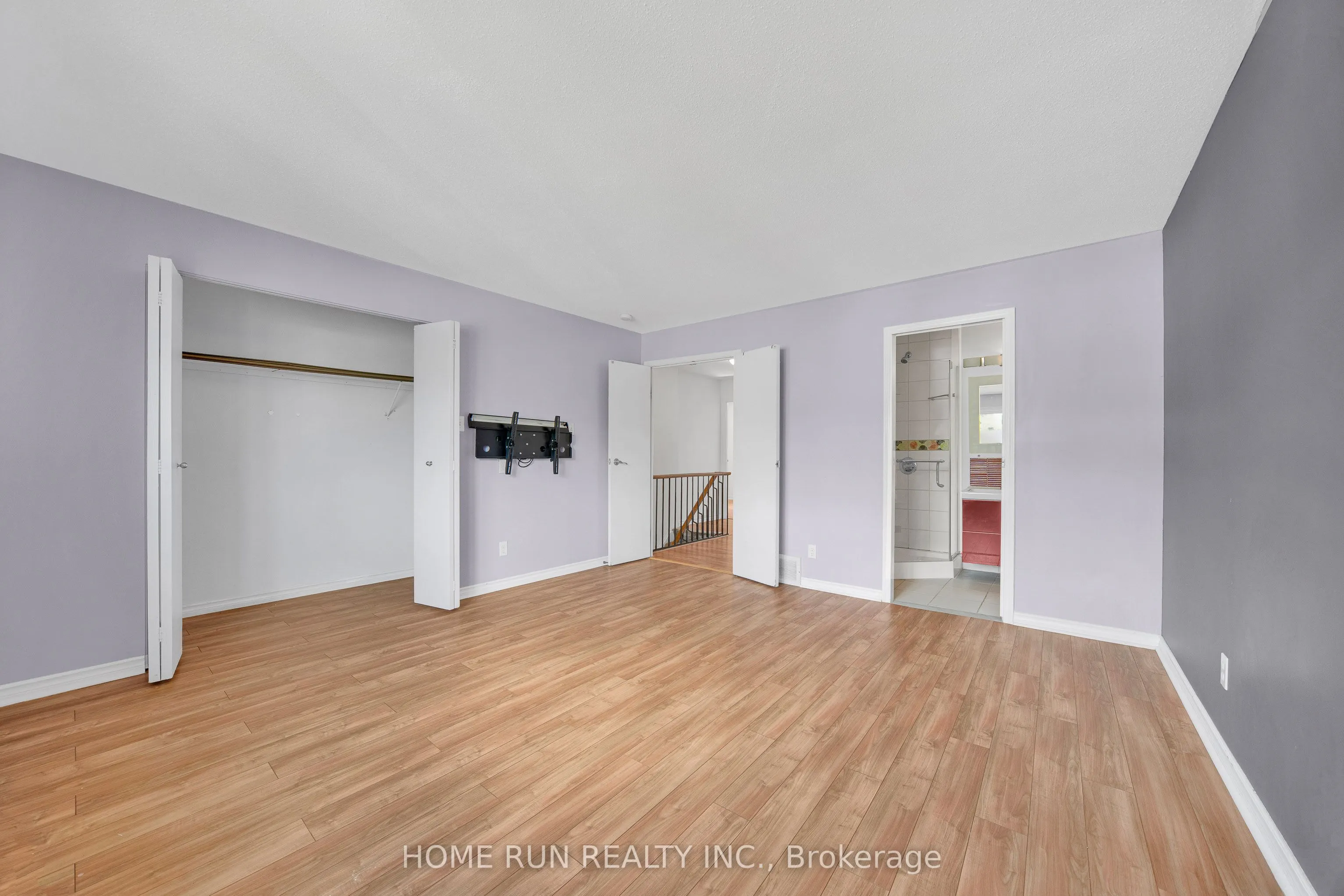 2555 HUNTERS POINT Crescent