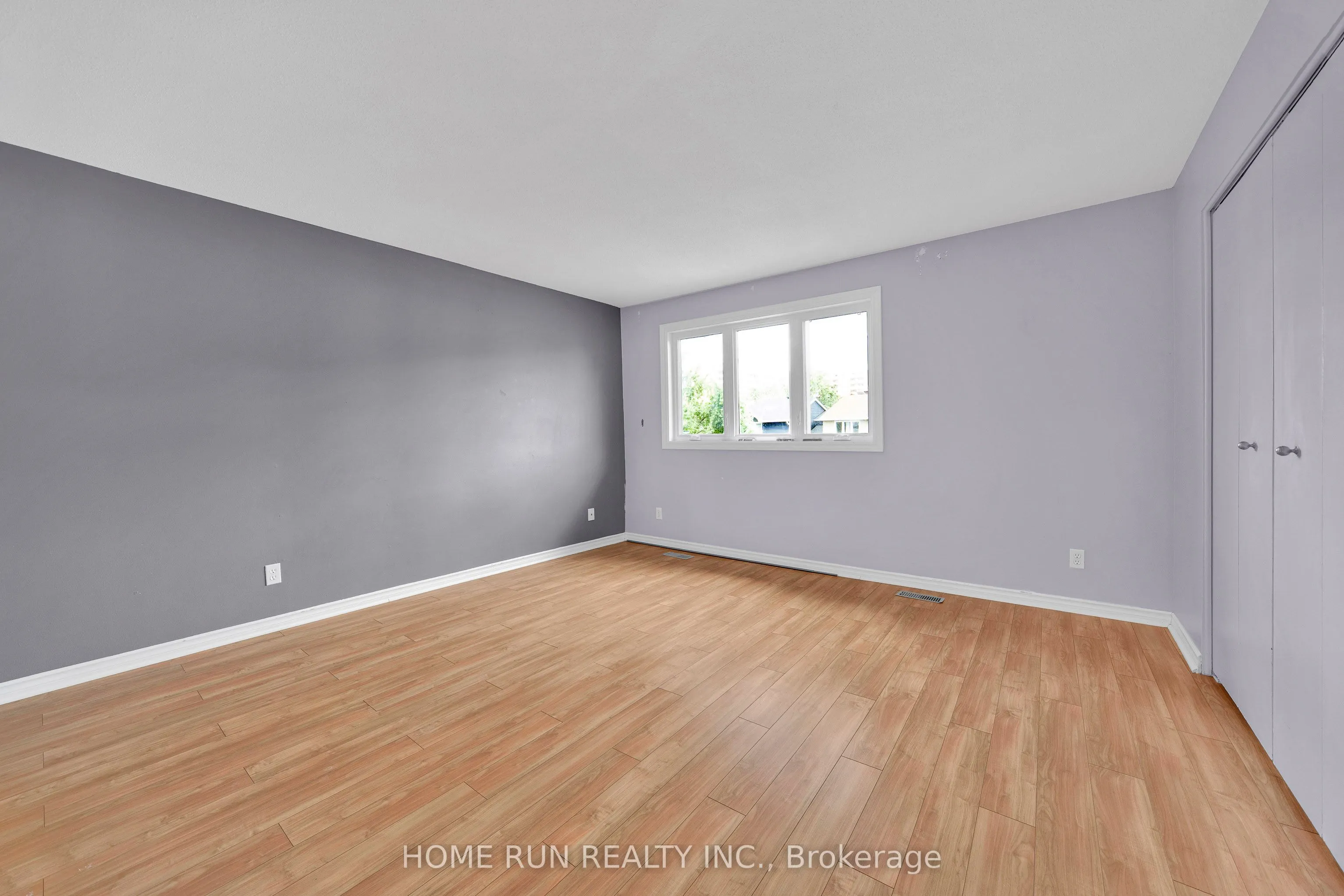 2555 HUNTERS POINT Crescent