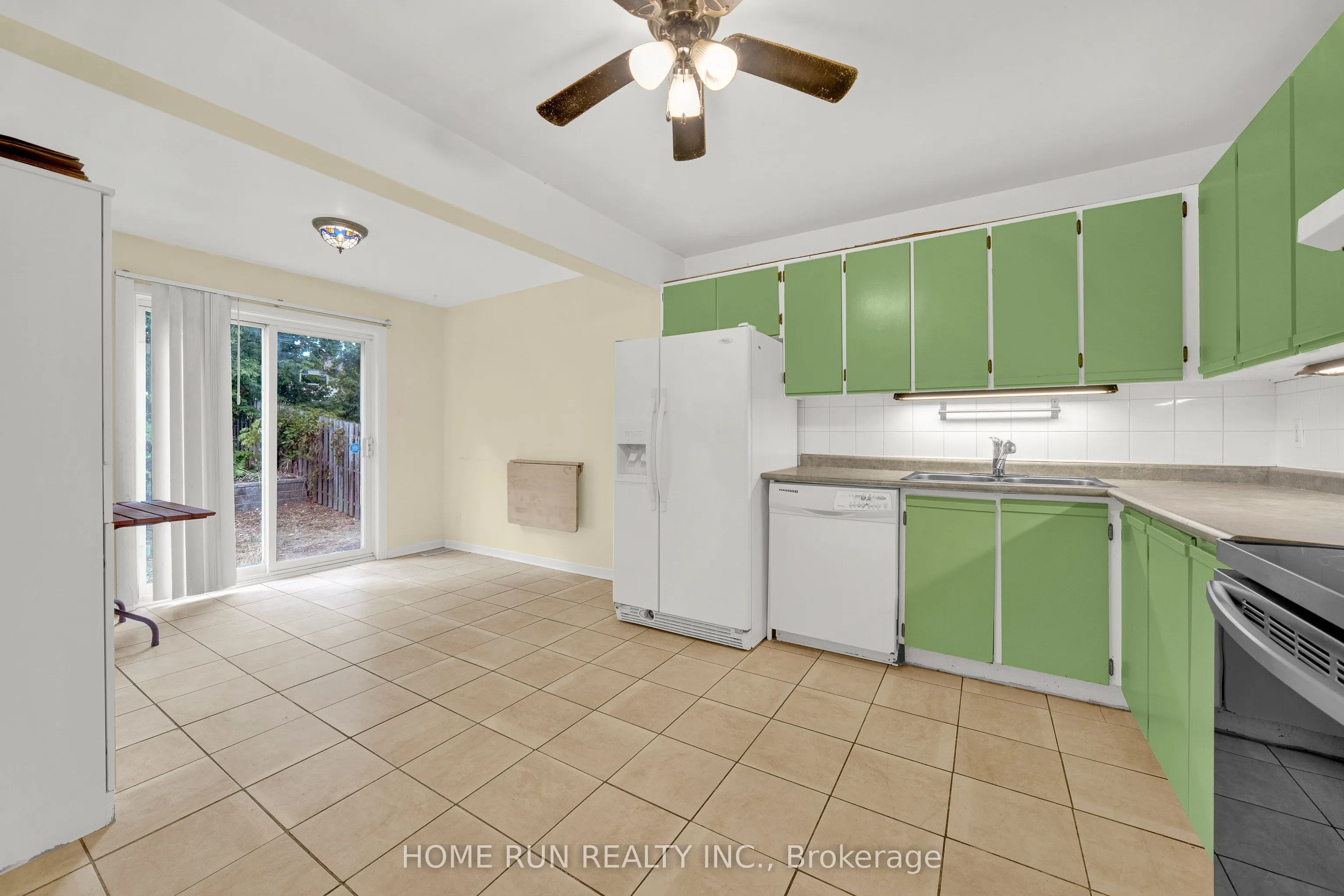 2555 HUNTERS POINT Crescent