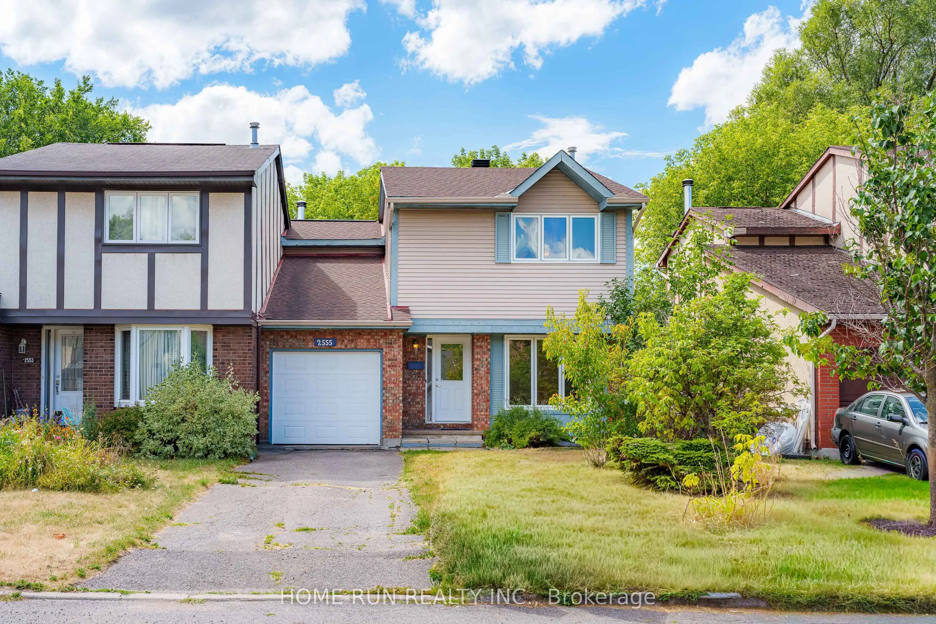 2555 HUNTERS POINT Crescent