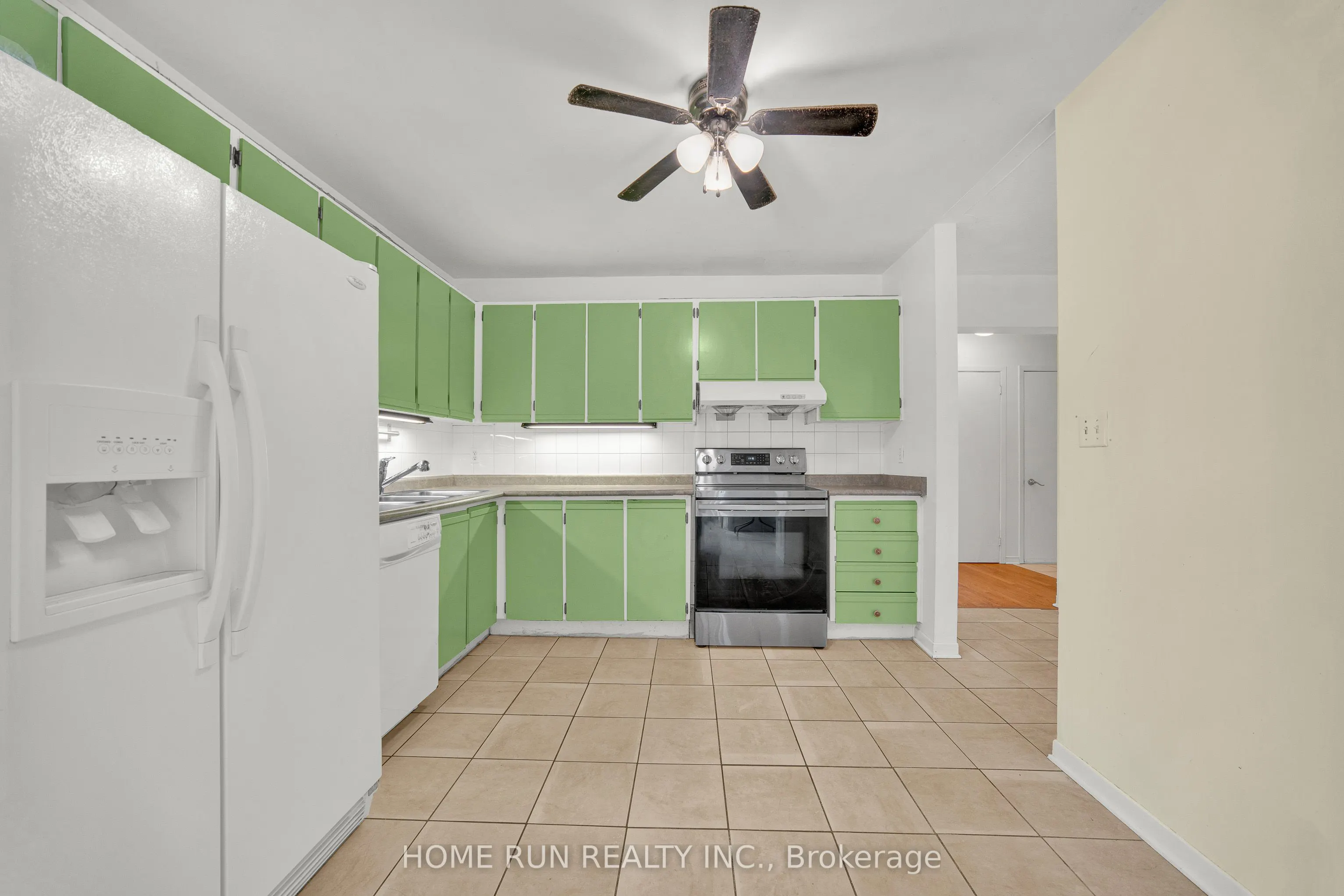 2555 HUNTERS POINT Crescent