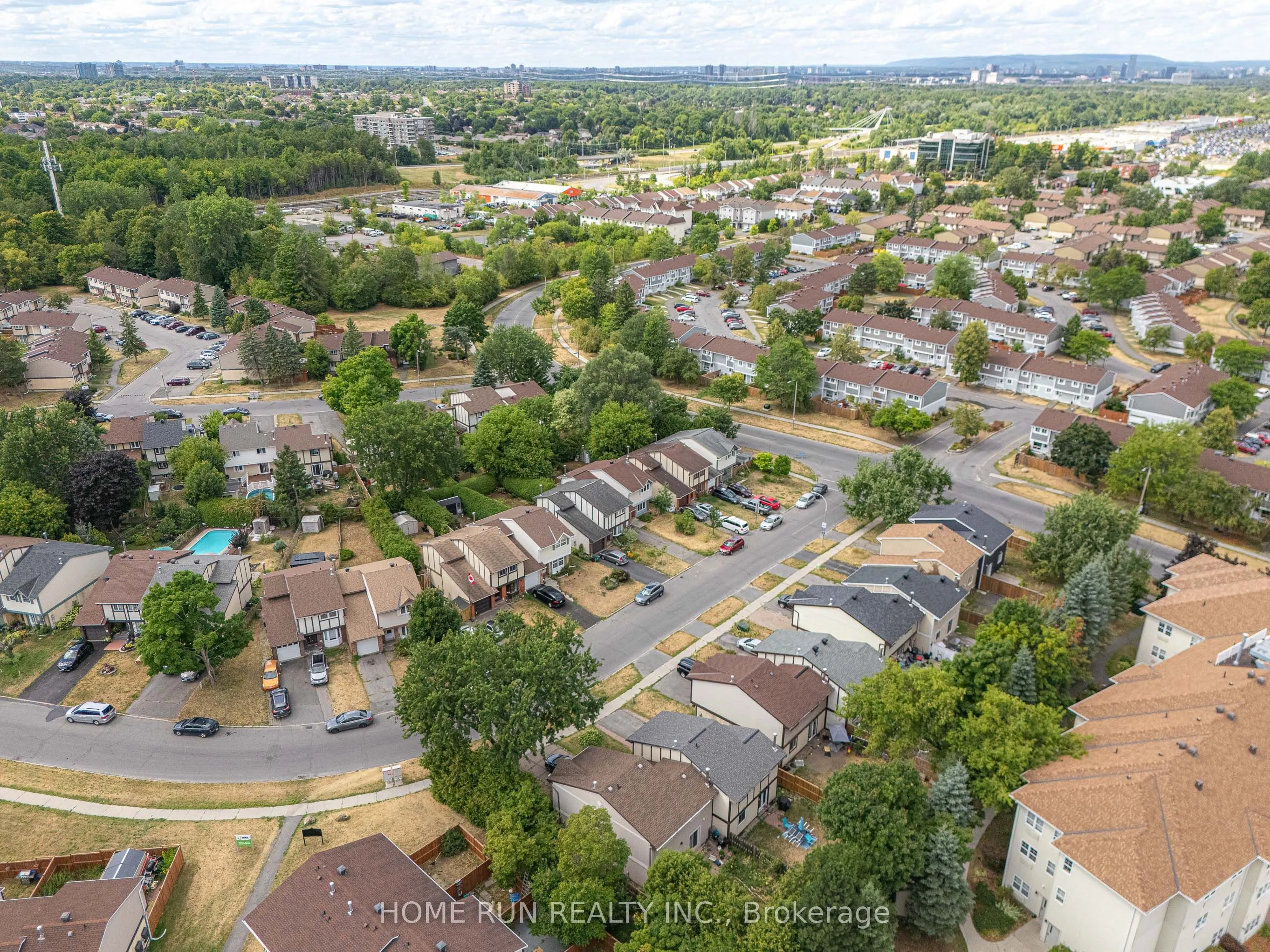 2555 HUNTERS POINT Crescent