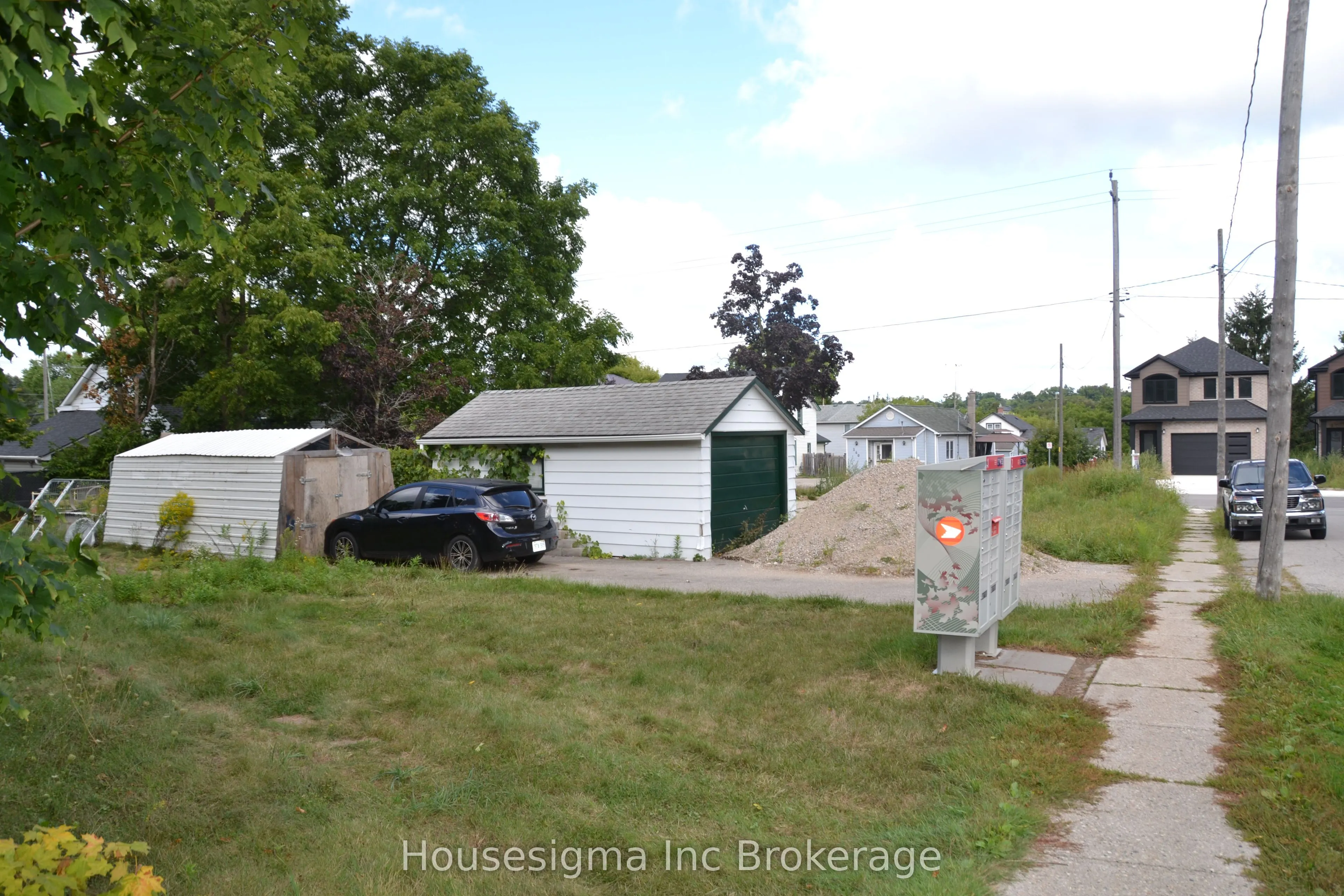 259 King Street W