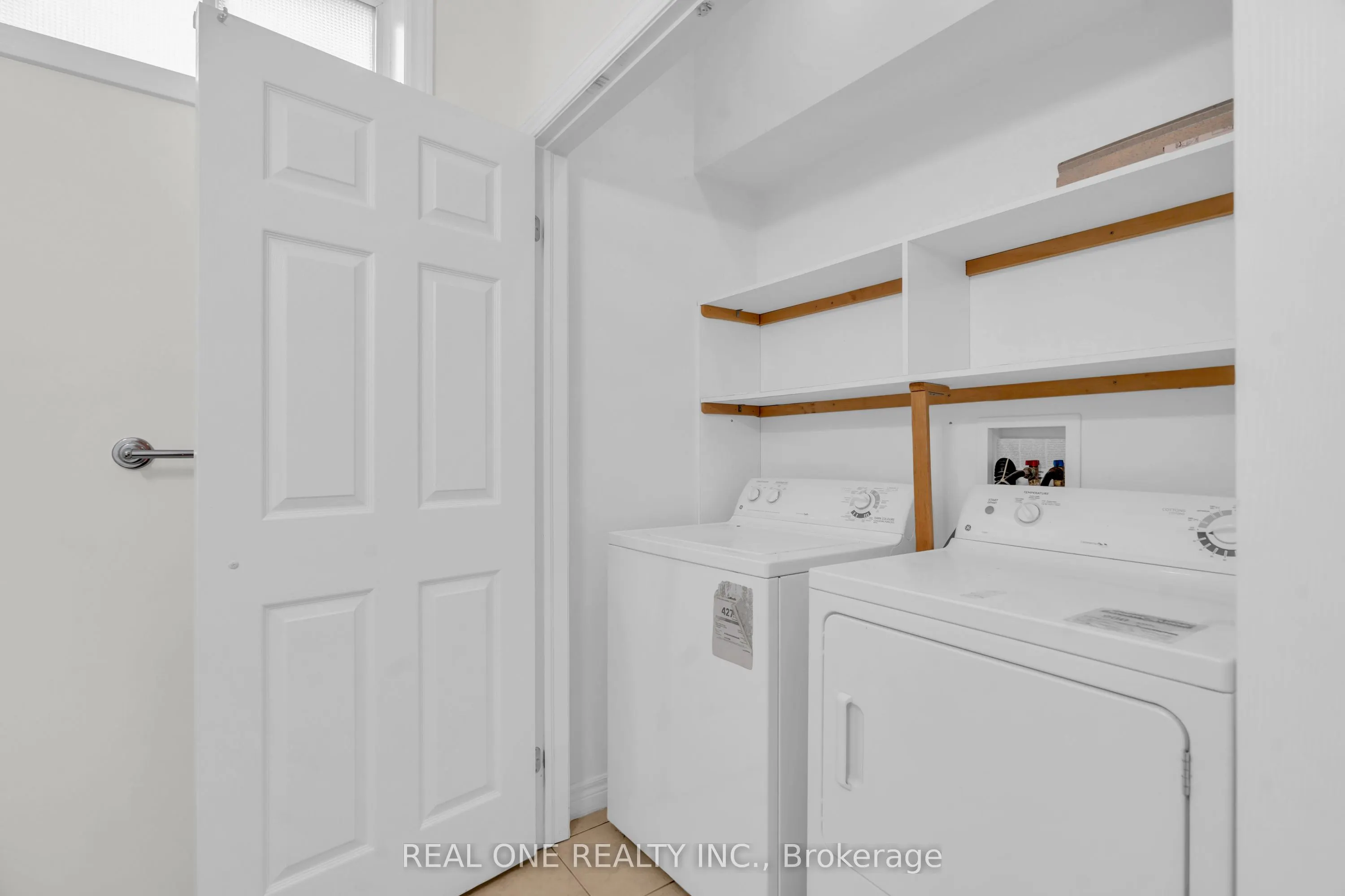372 Eastview Road, #Basement