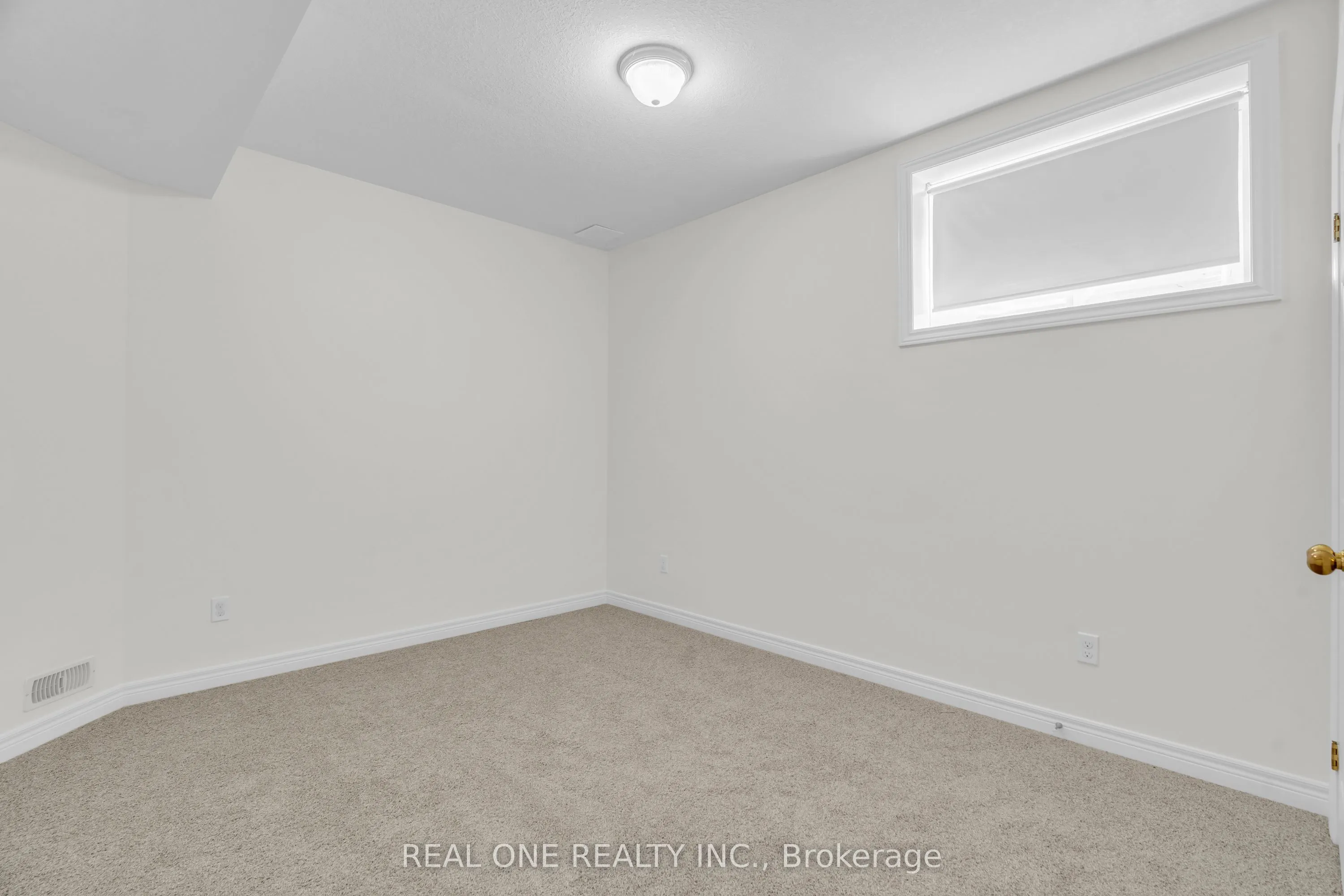 372 Eastview Road, #Basement