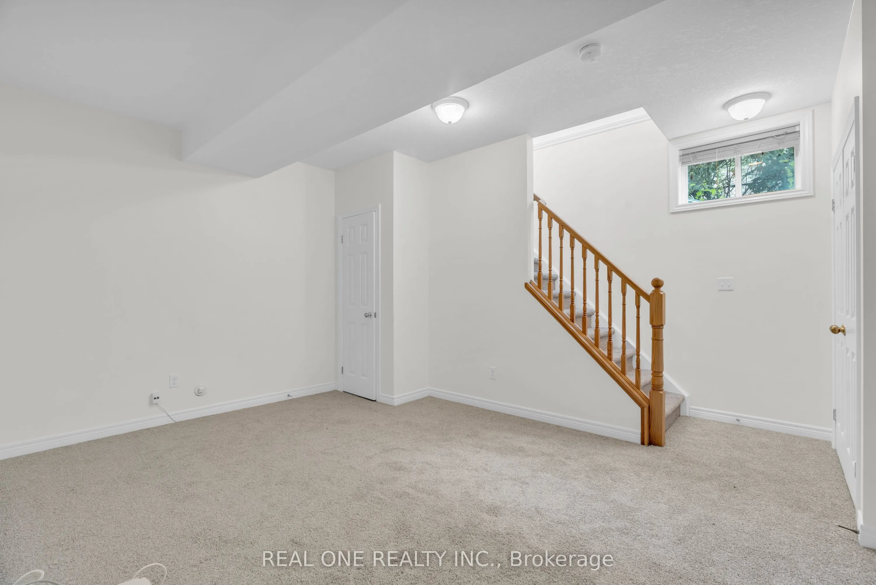 372 Eastview Road, #Basement