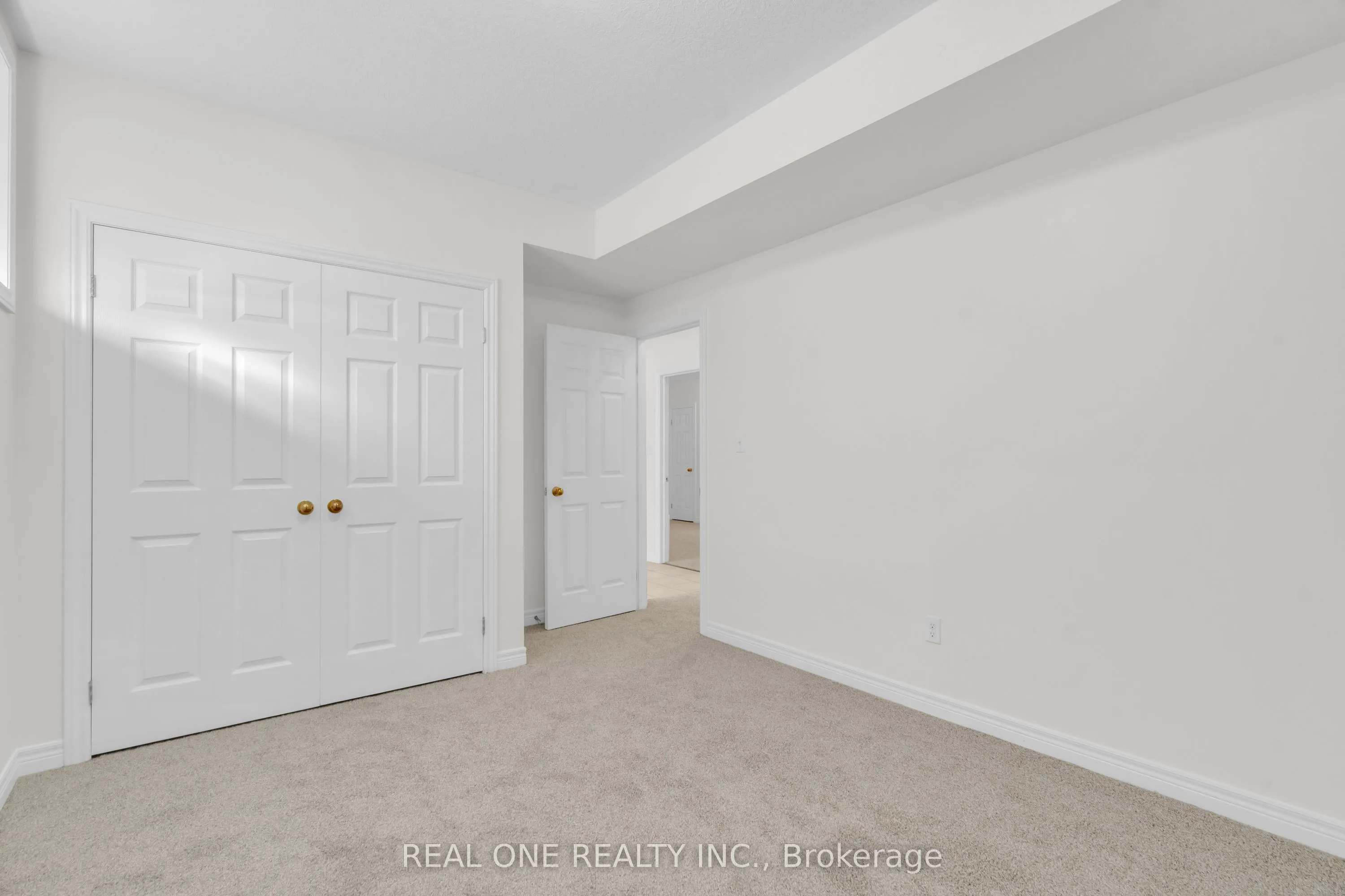 372 Eastview Road, #Basement