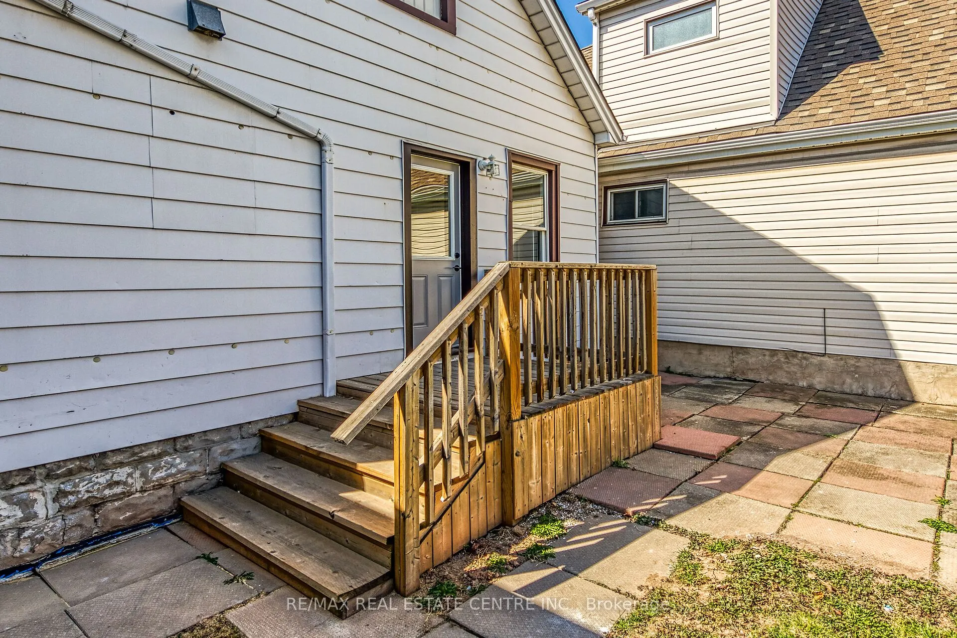 70 Robins Avenue