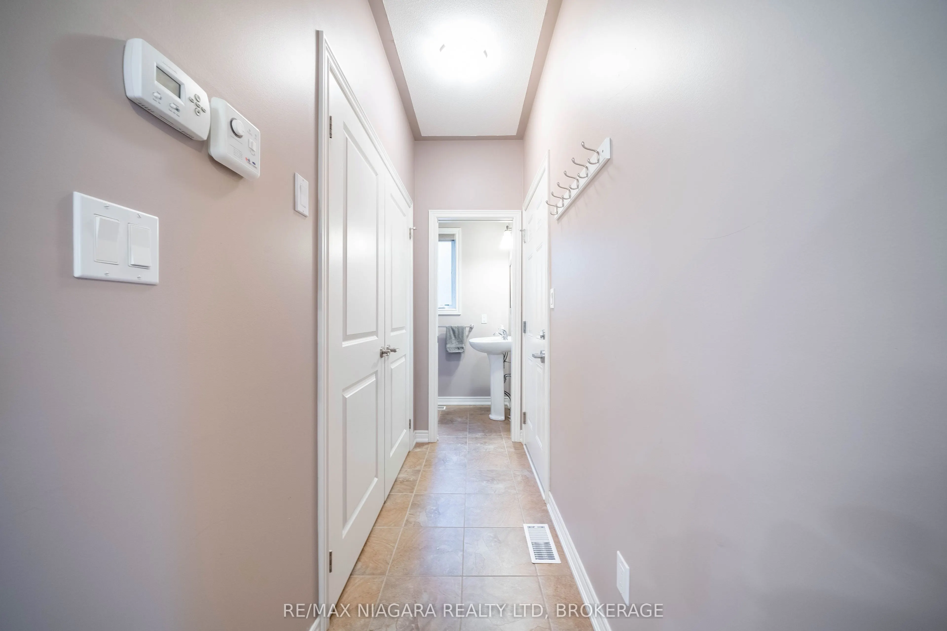 27 HICKORY Avenue