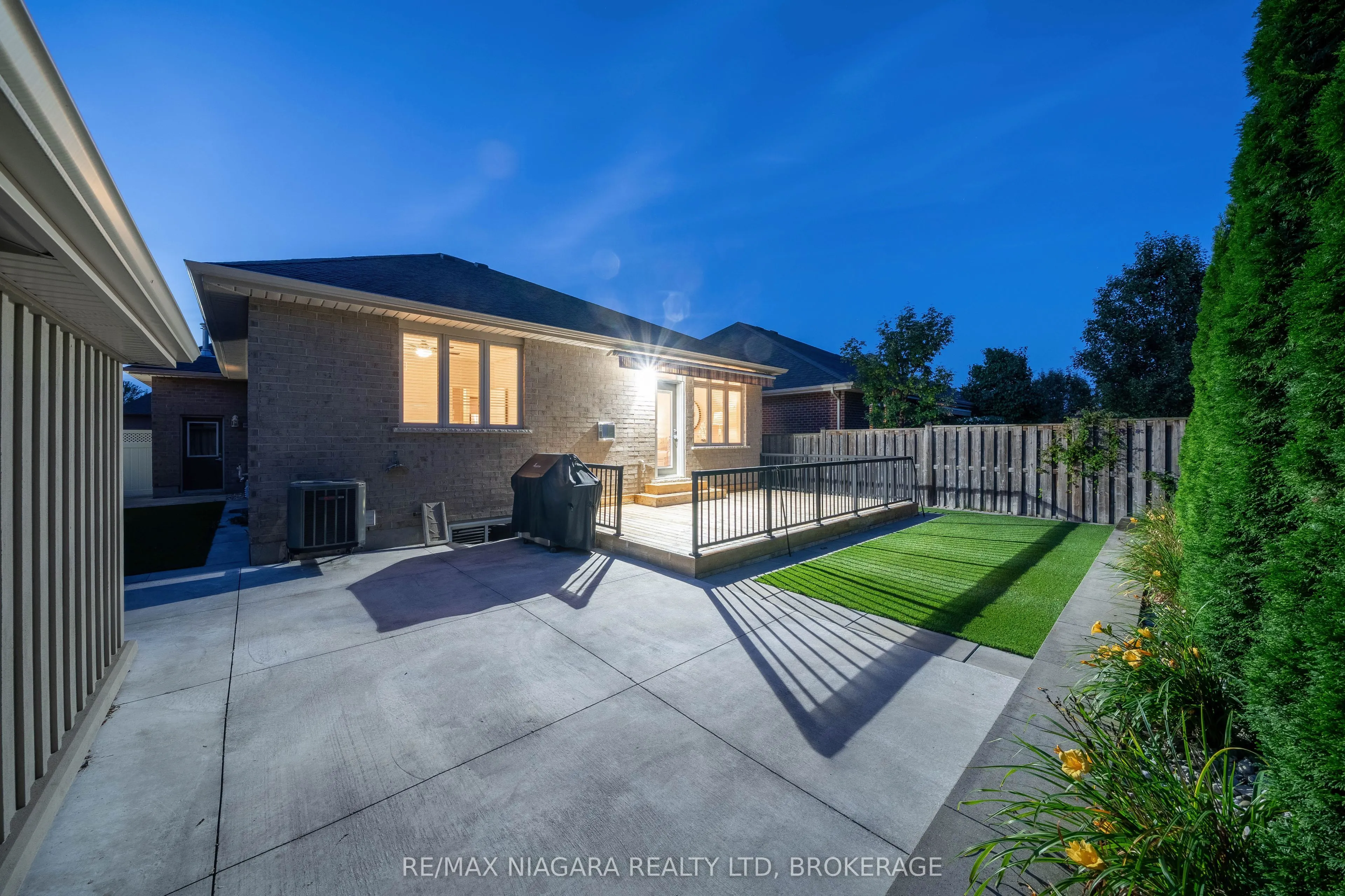 27 HICKORY Avenue