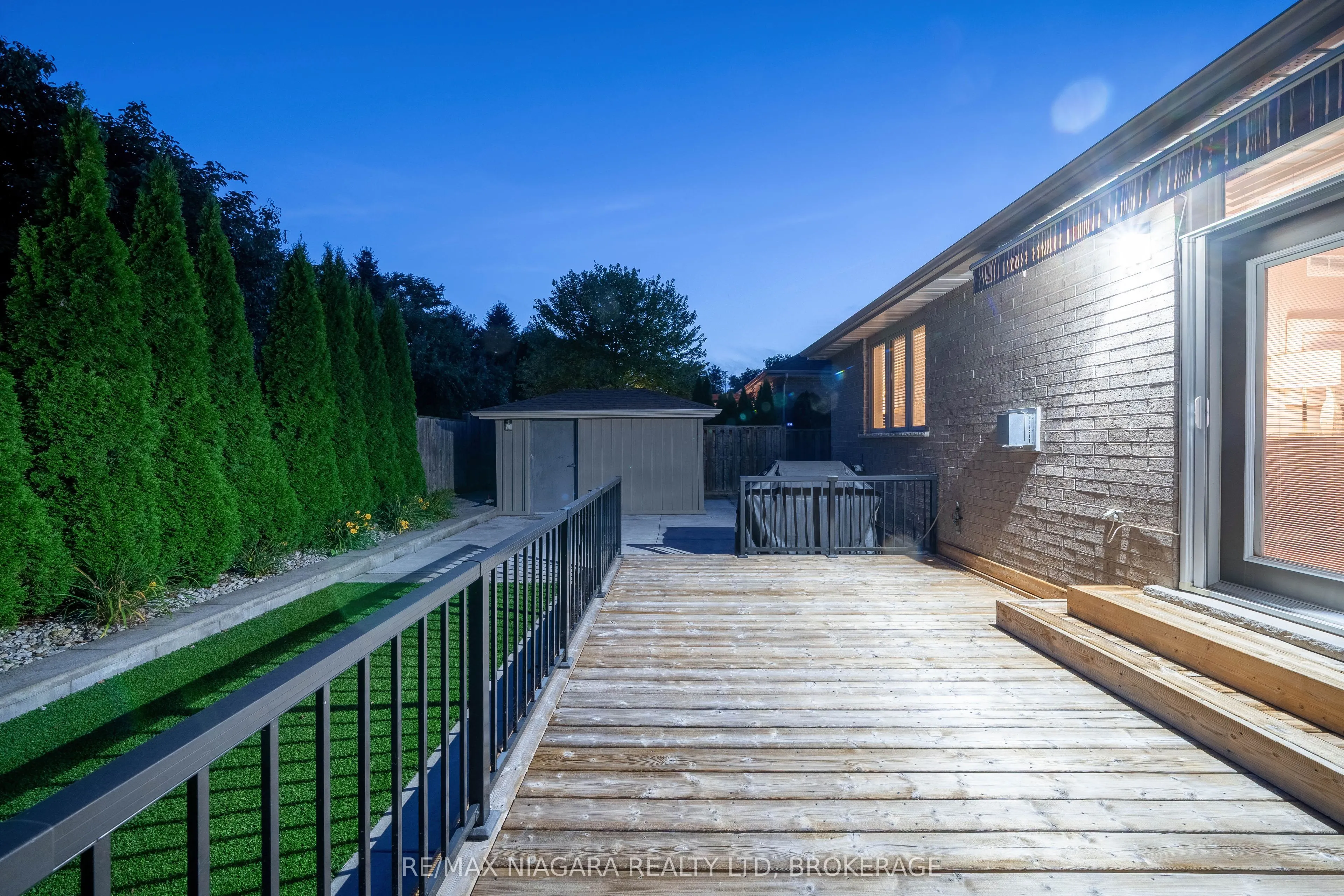 27 HICKORY Avenue