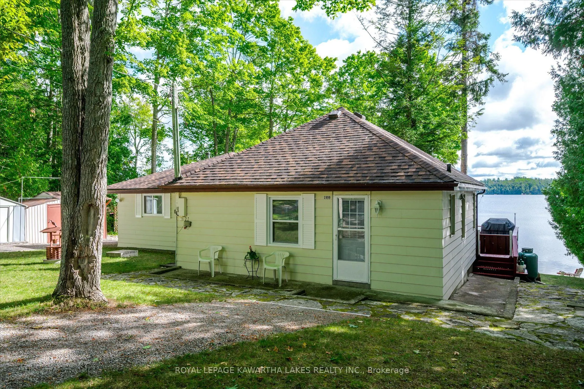 1999 White Lake Rd W Road S