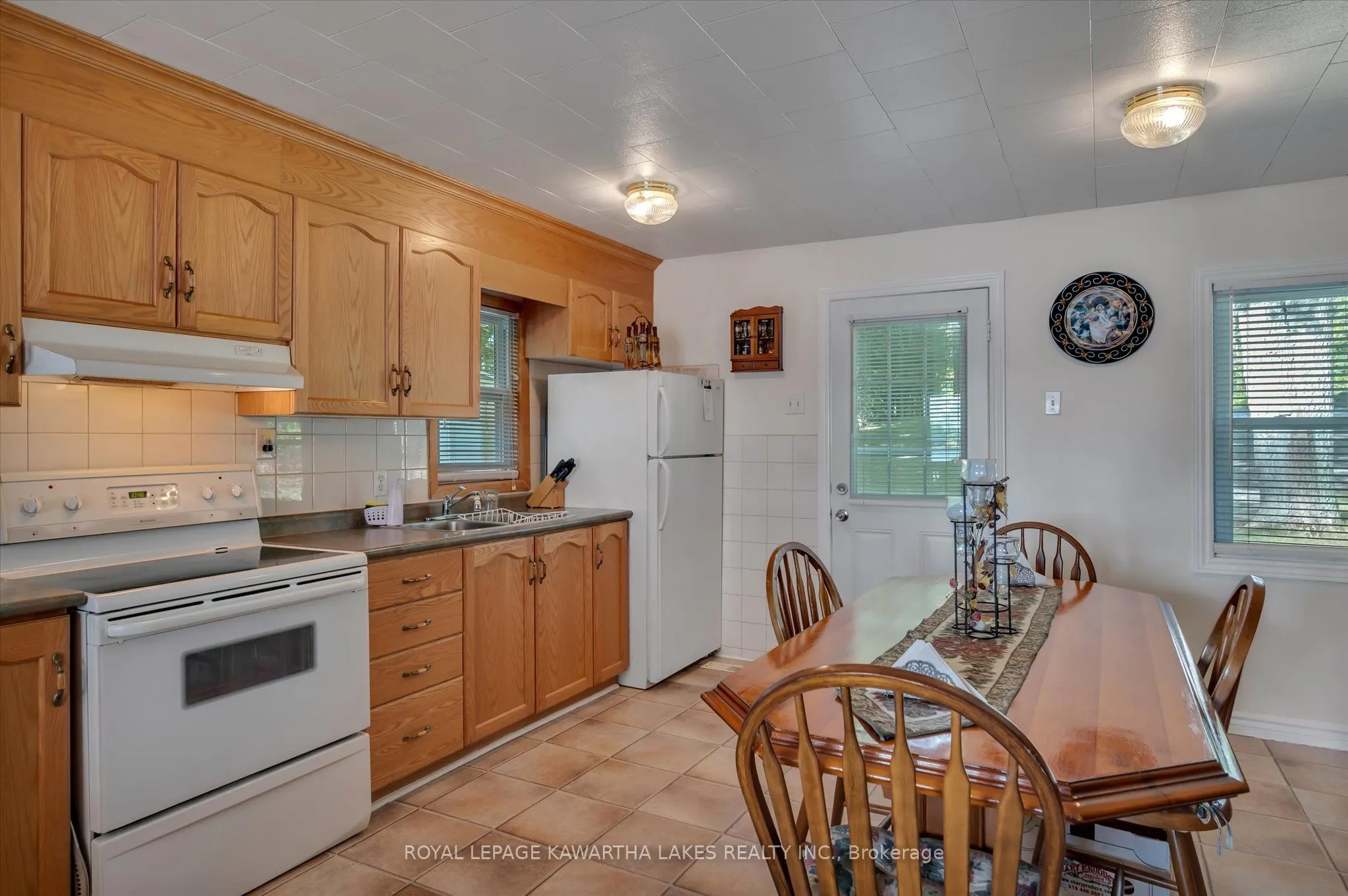 1999 White Lake Rd W Road S