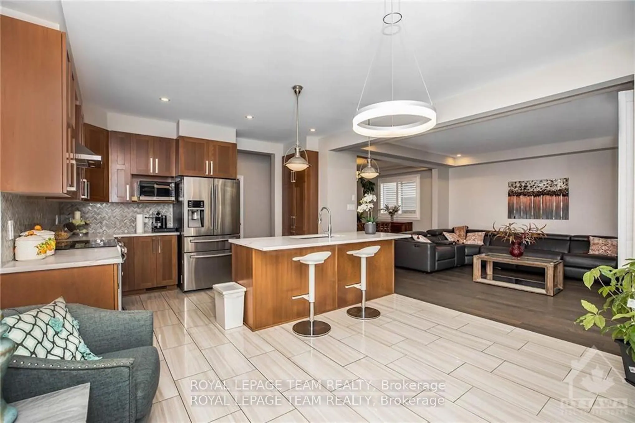 240 SADDLEBACK Crescent