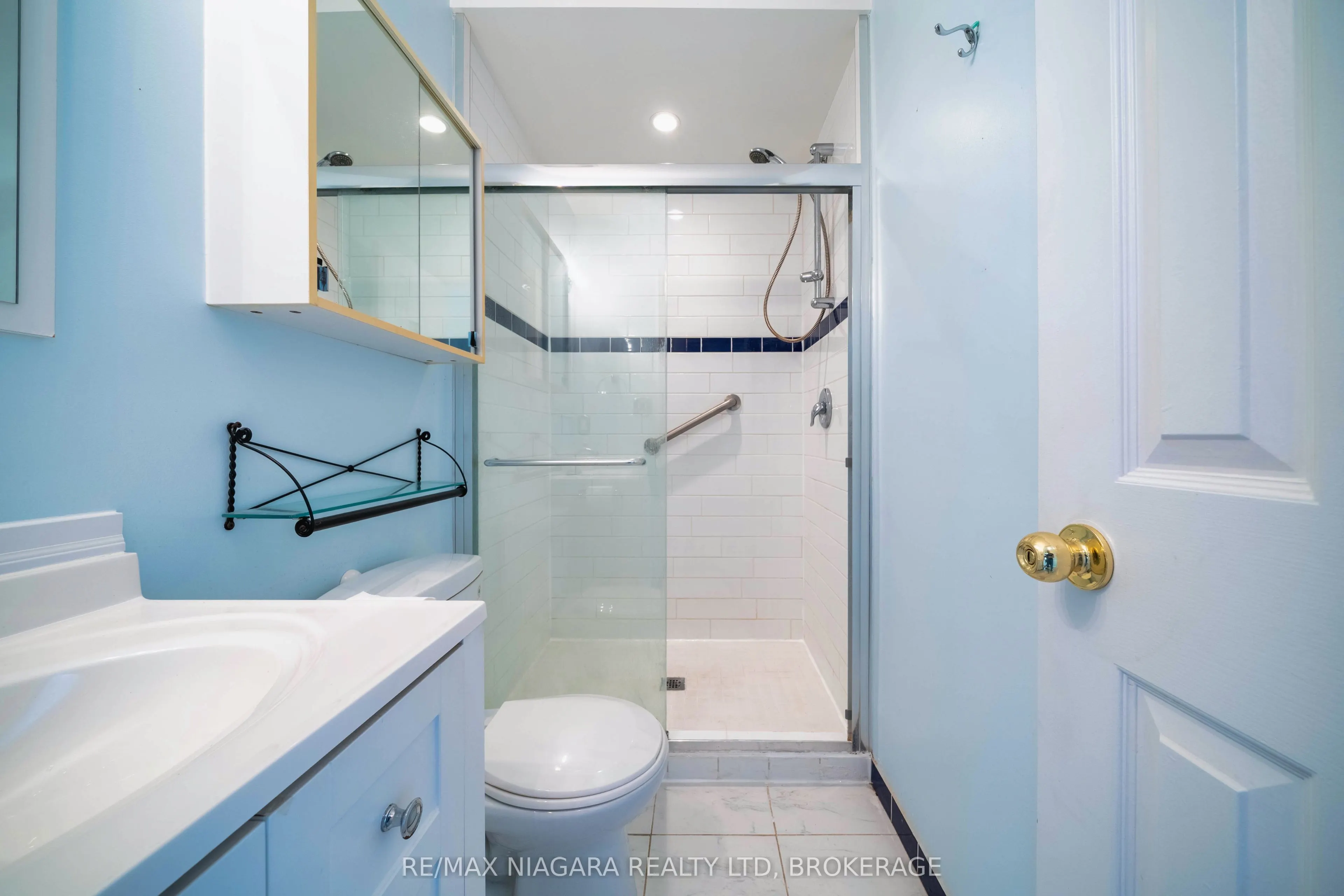 26 CRESTCOMBE Road