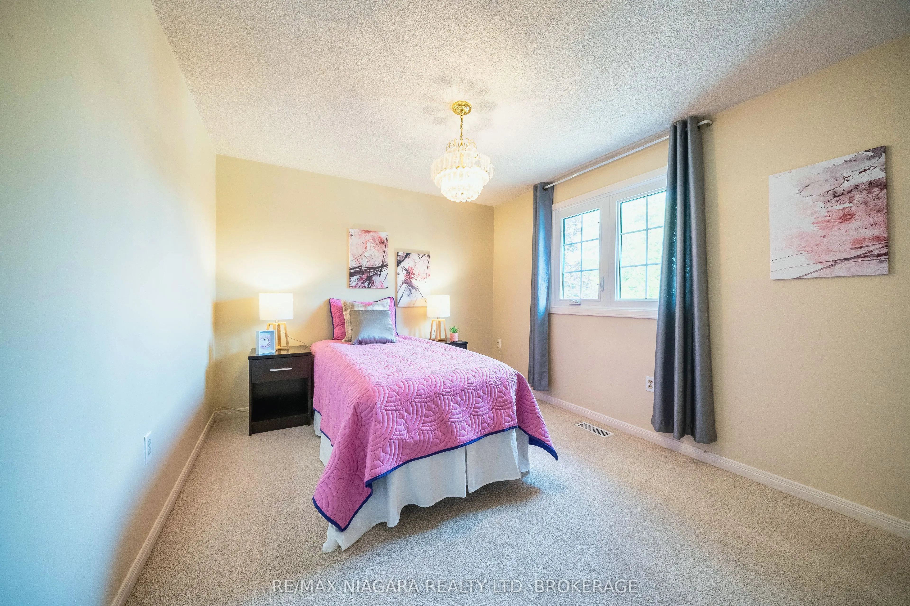 26 CRESTCOMBE Road
