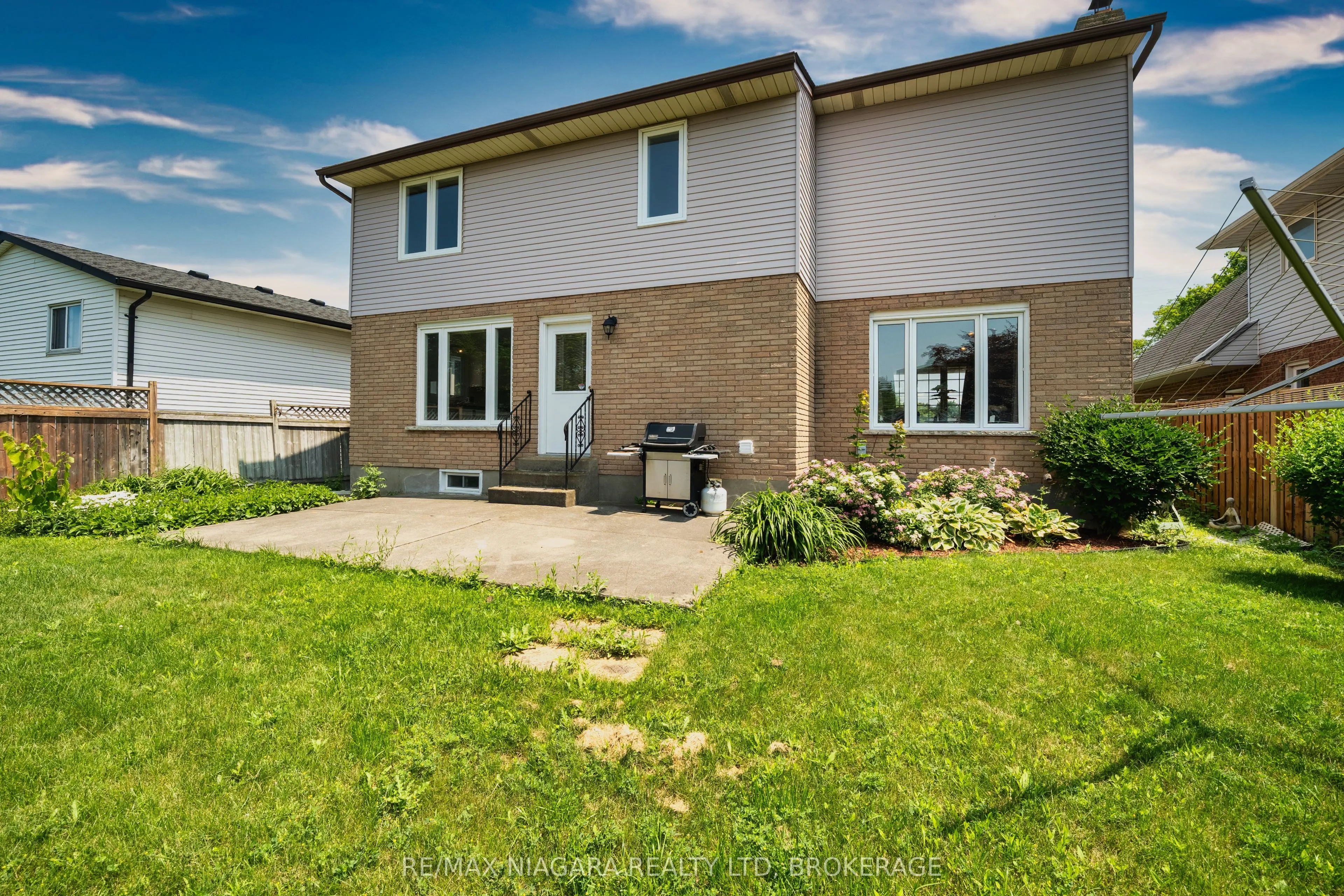 26 CRESTCOMBE Road