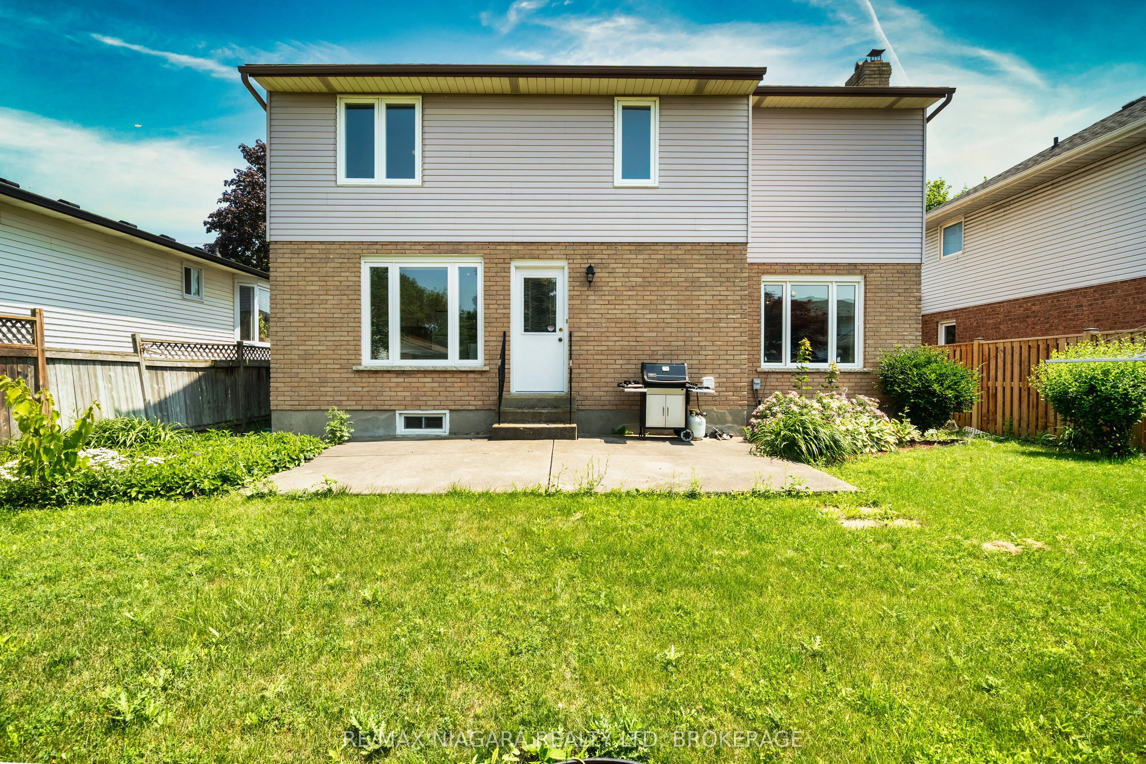26 CRESTCOMBE Road