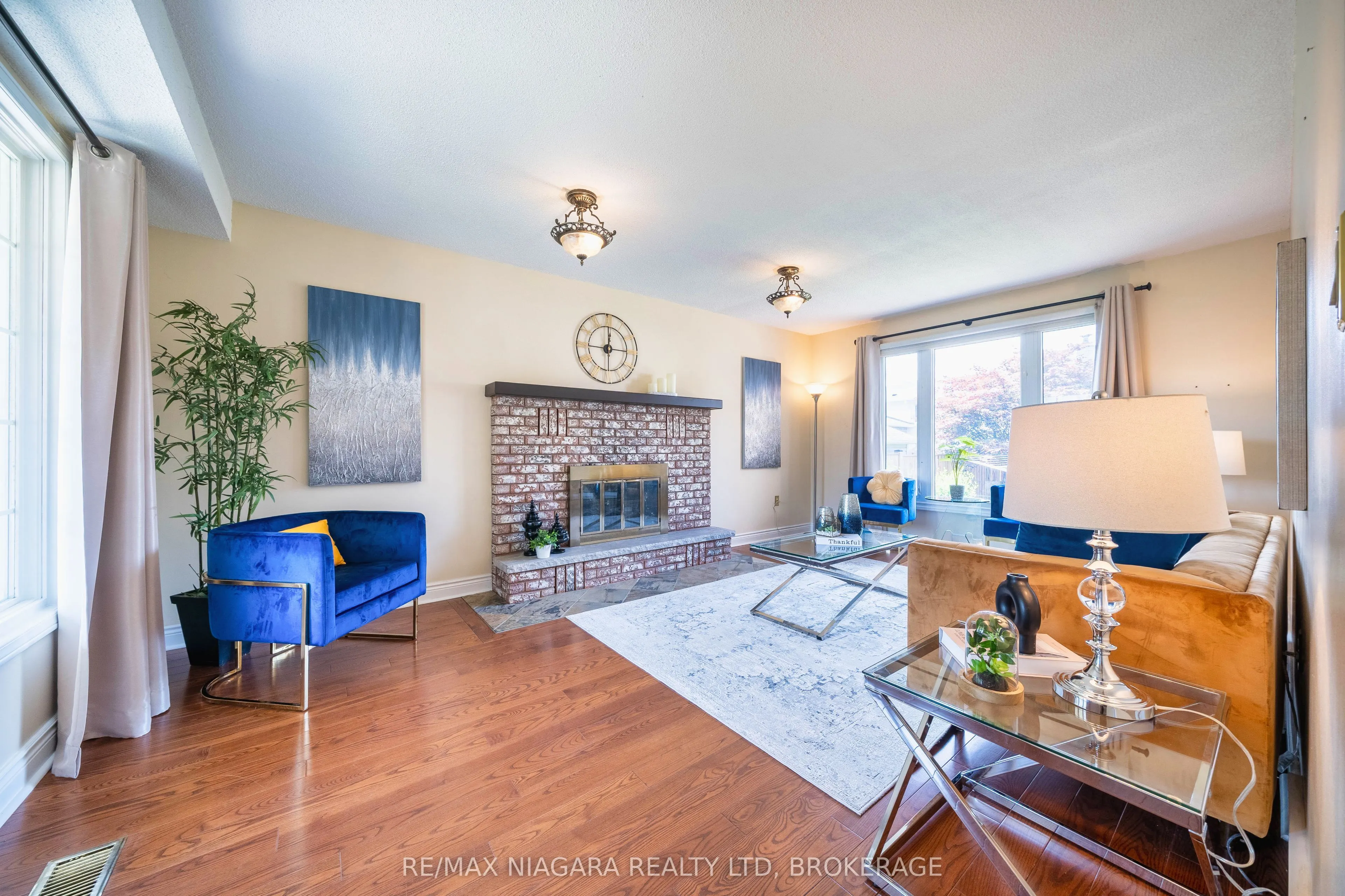 26 CRESTCOMBE Road