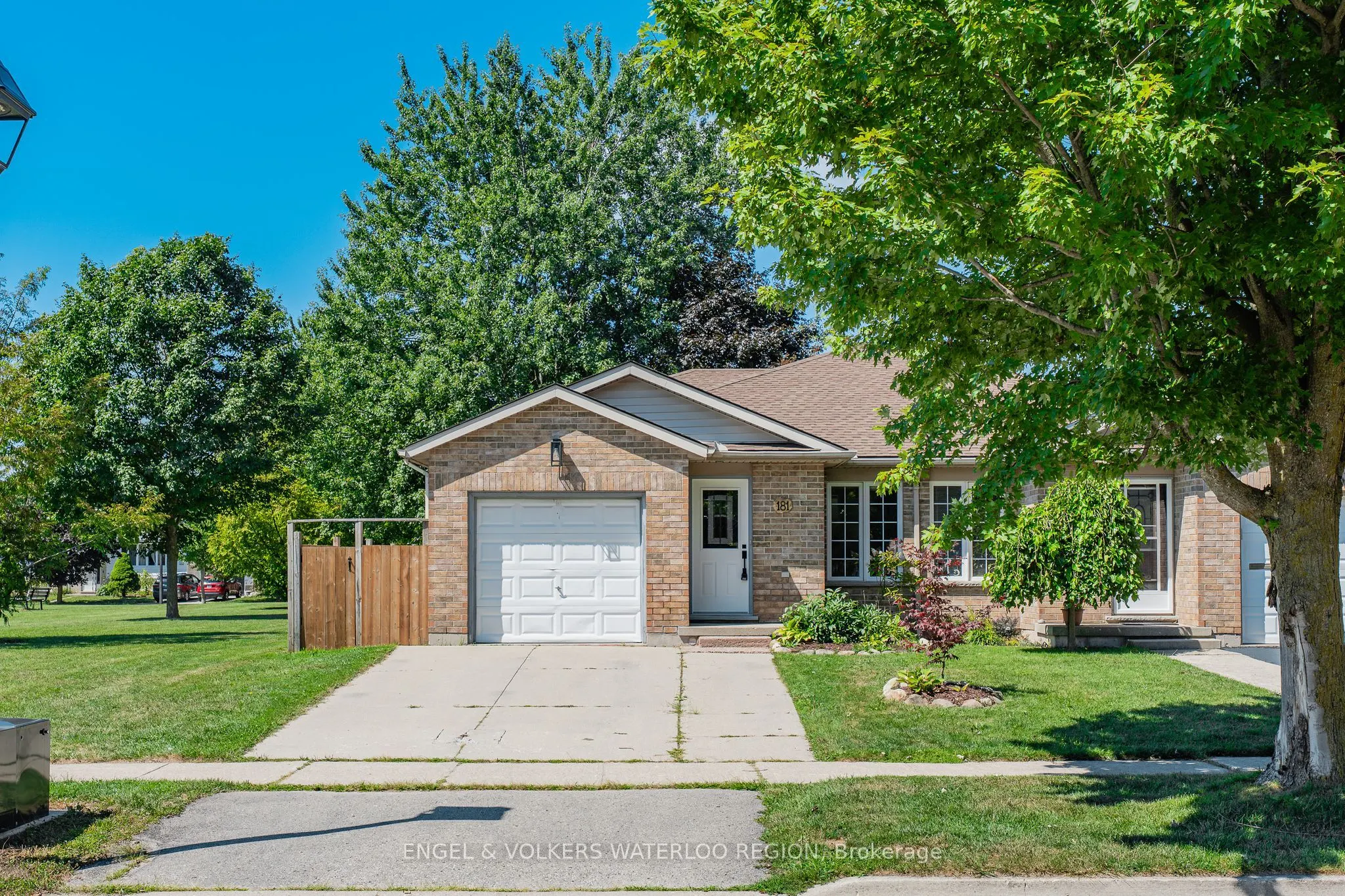 181 Walsh Crescent