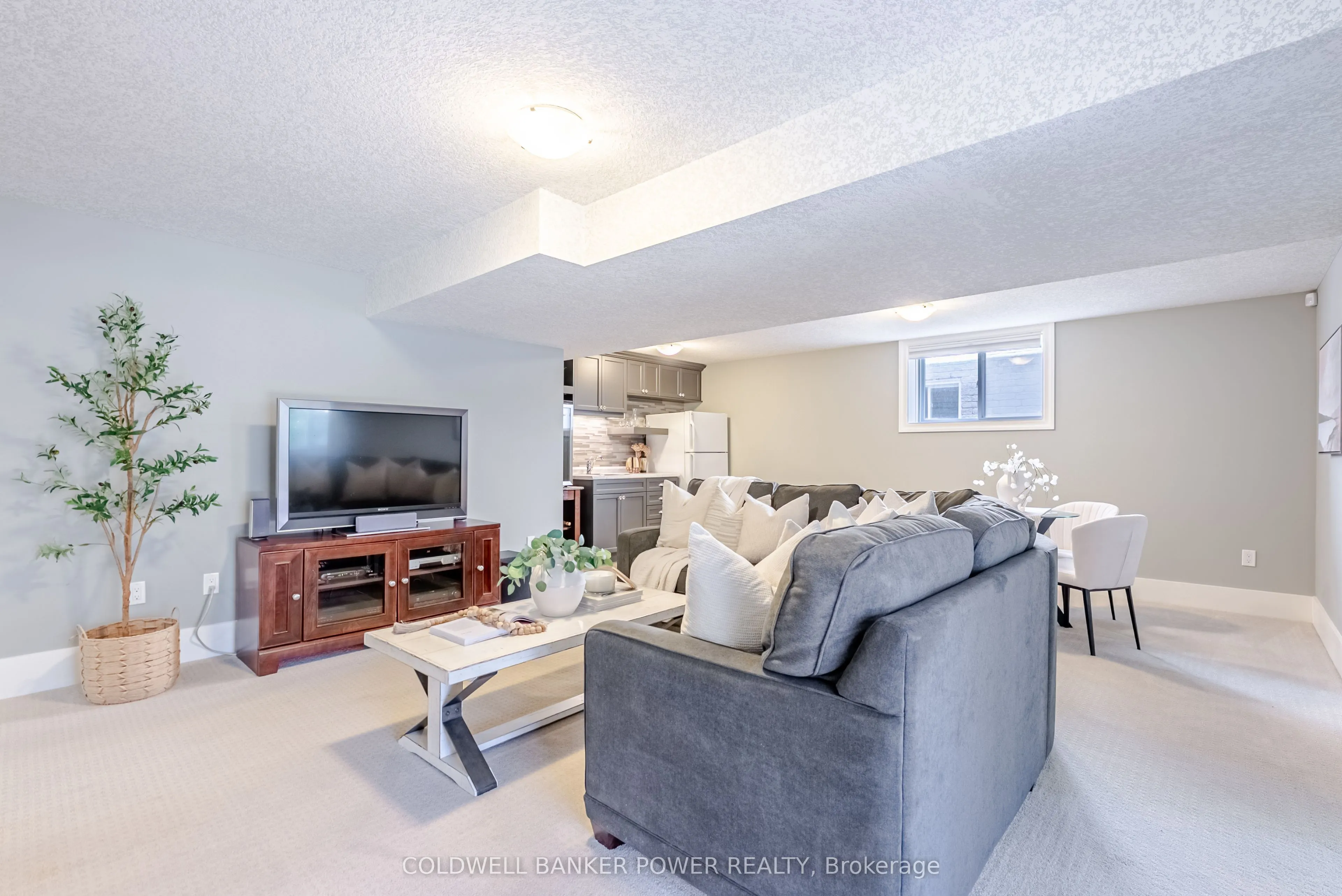 2081 Wallingford Avenue, #18