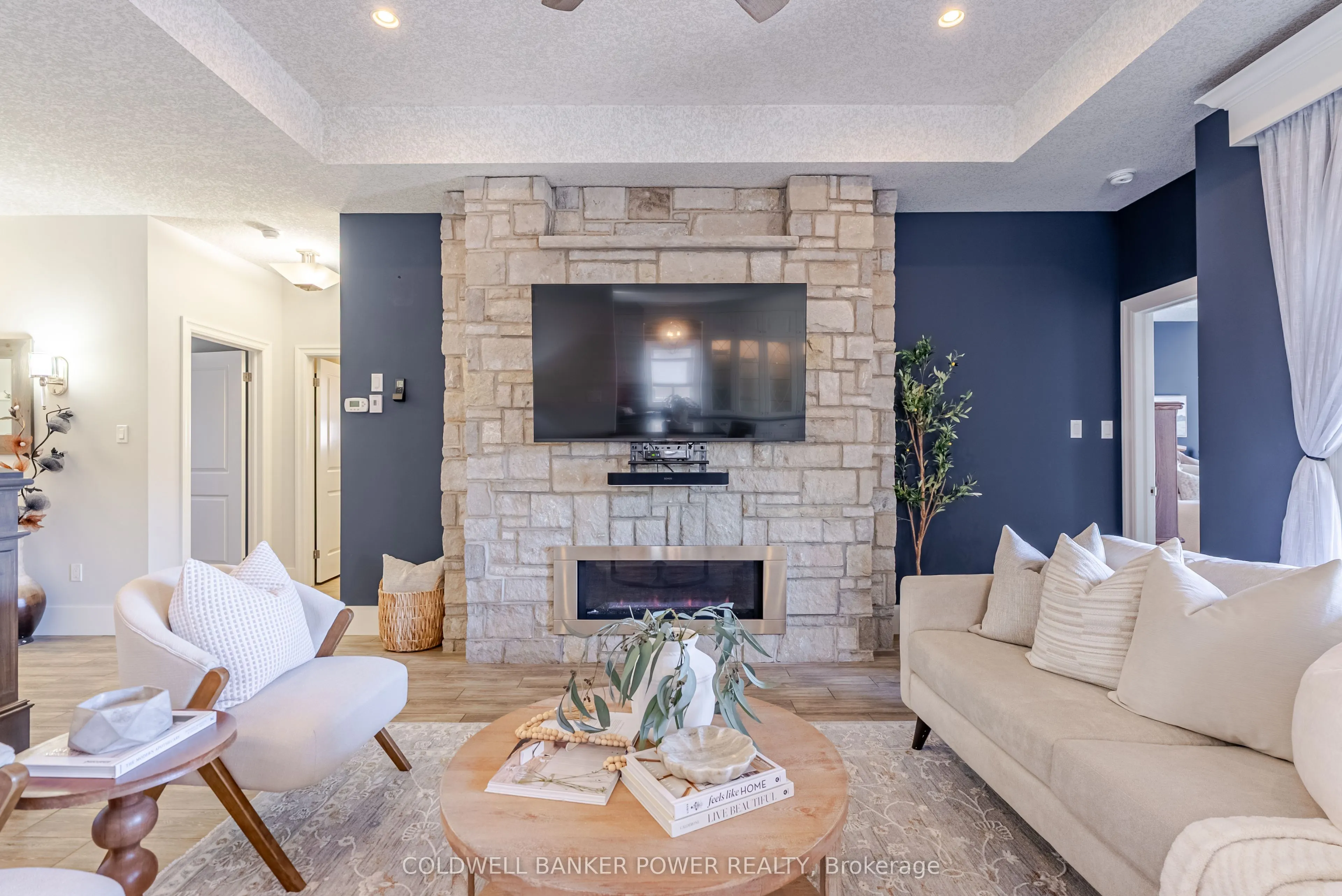 2081 Wallingford Avenue, #18