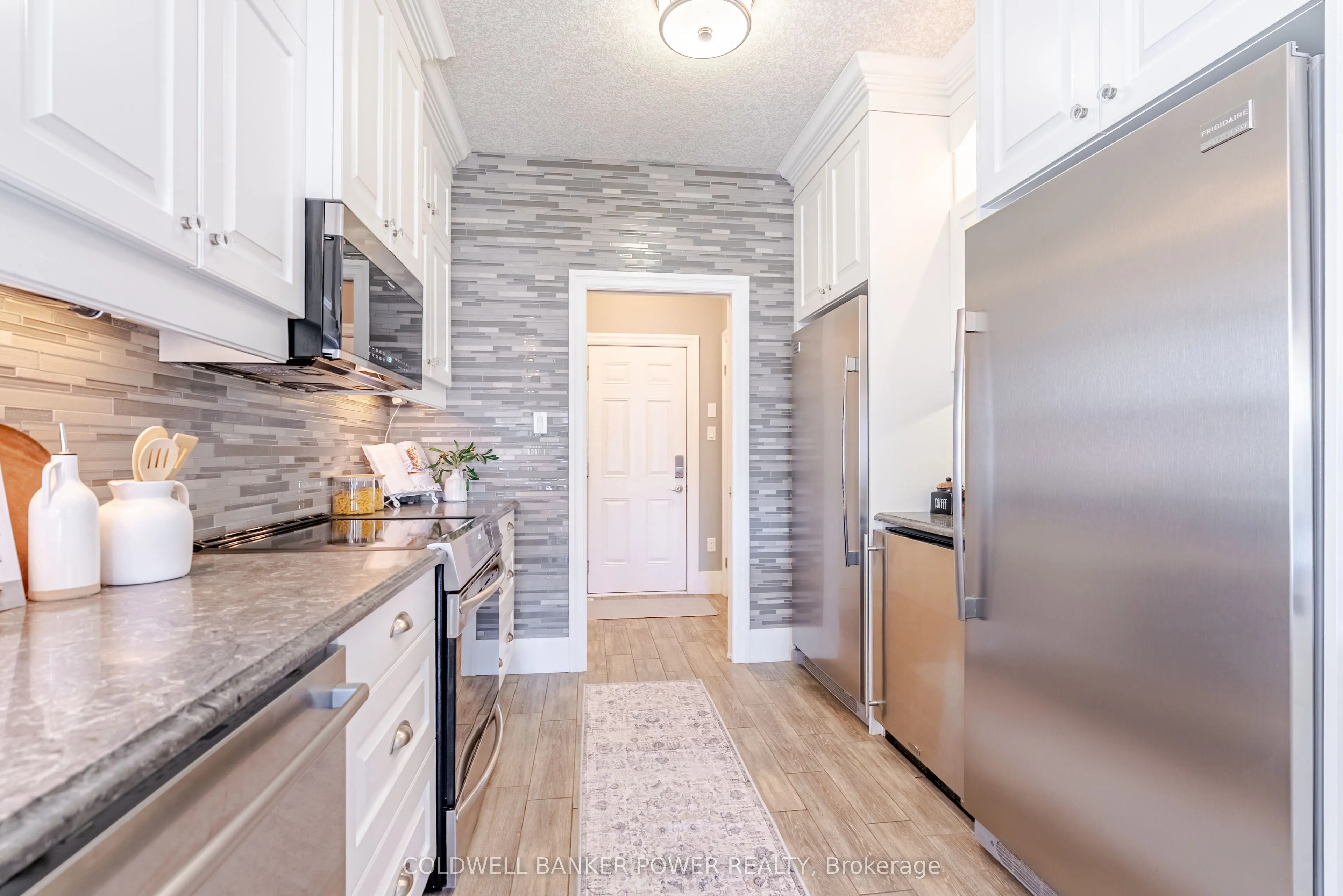 2081 Wallingford Avenue, #18