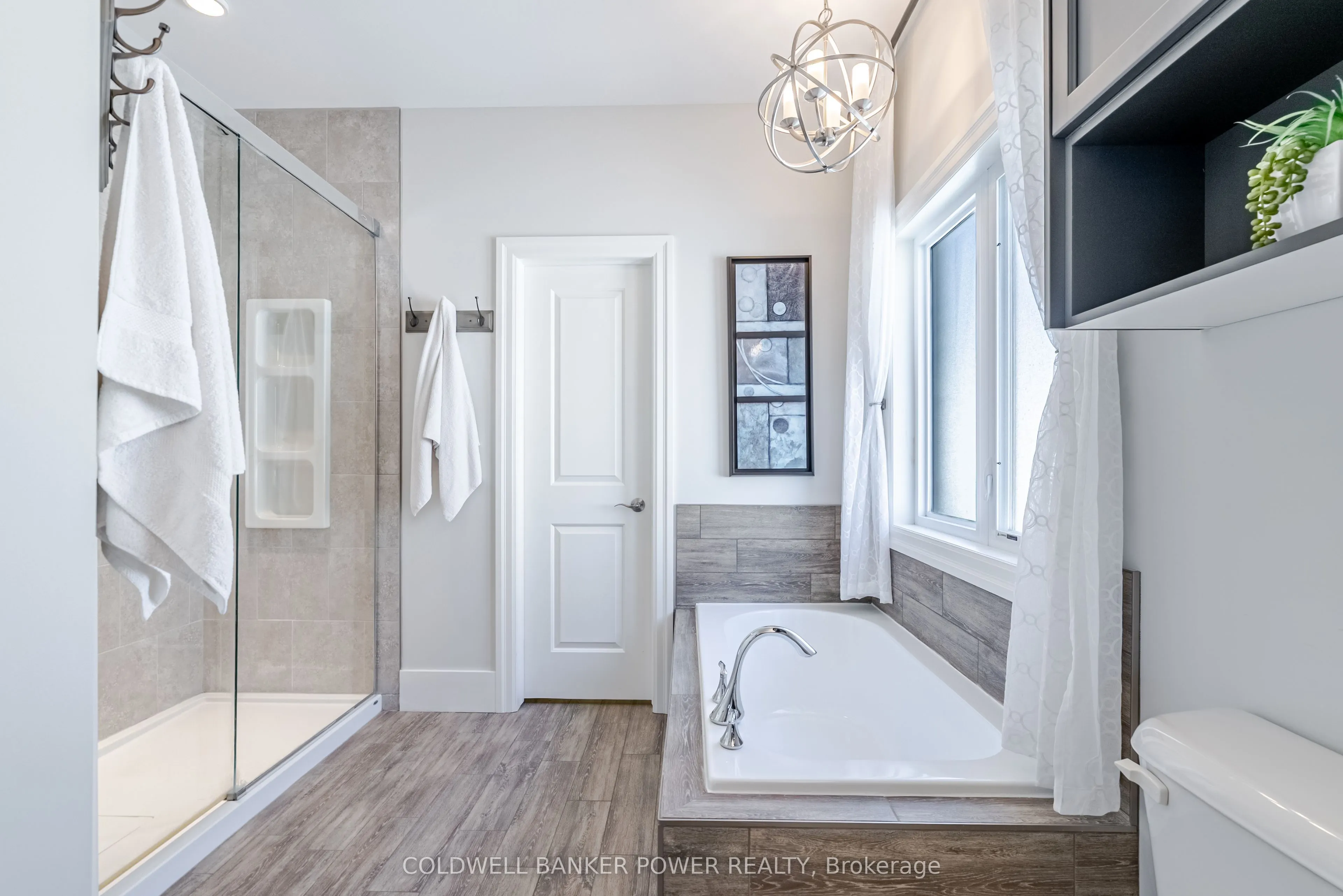2081 Wallingford Avenue, #18