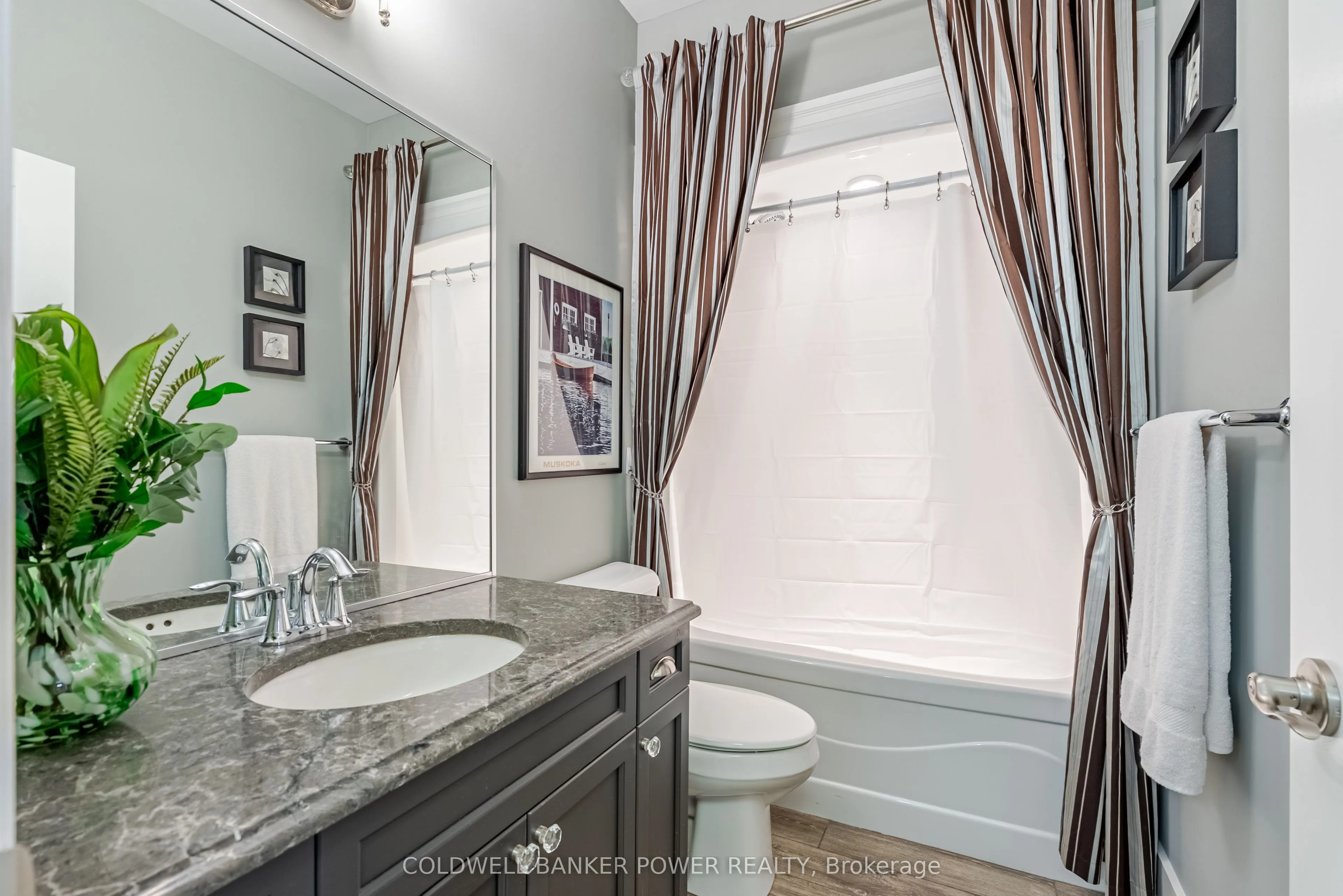 2081 Wallingford Avenue, #18