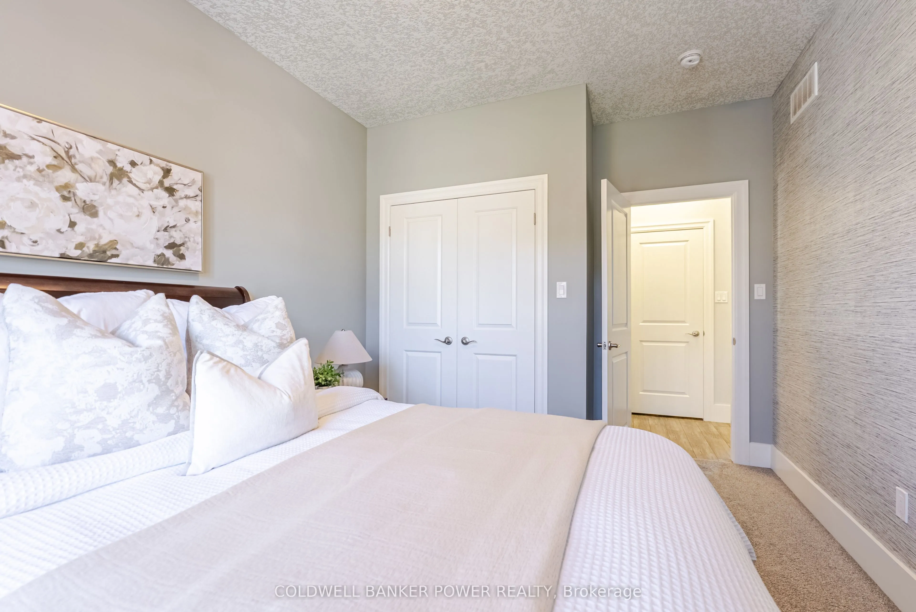 2081 Wallingford Avenue, #18