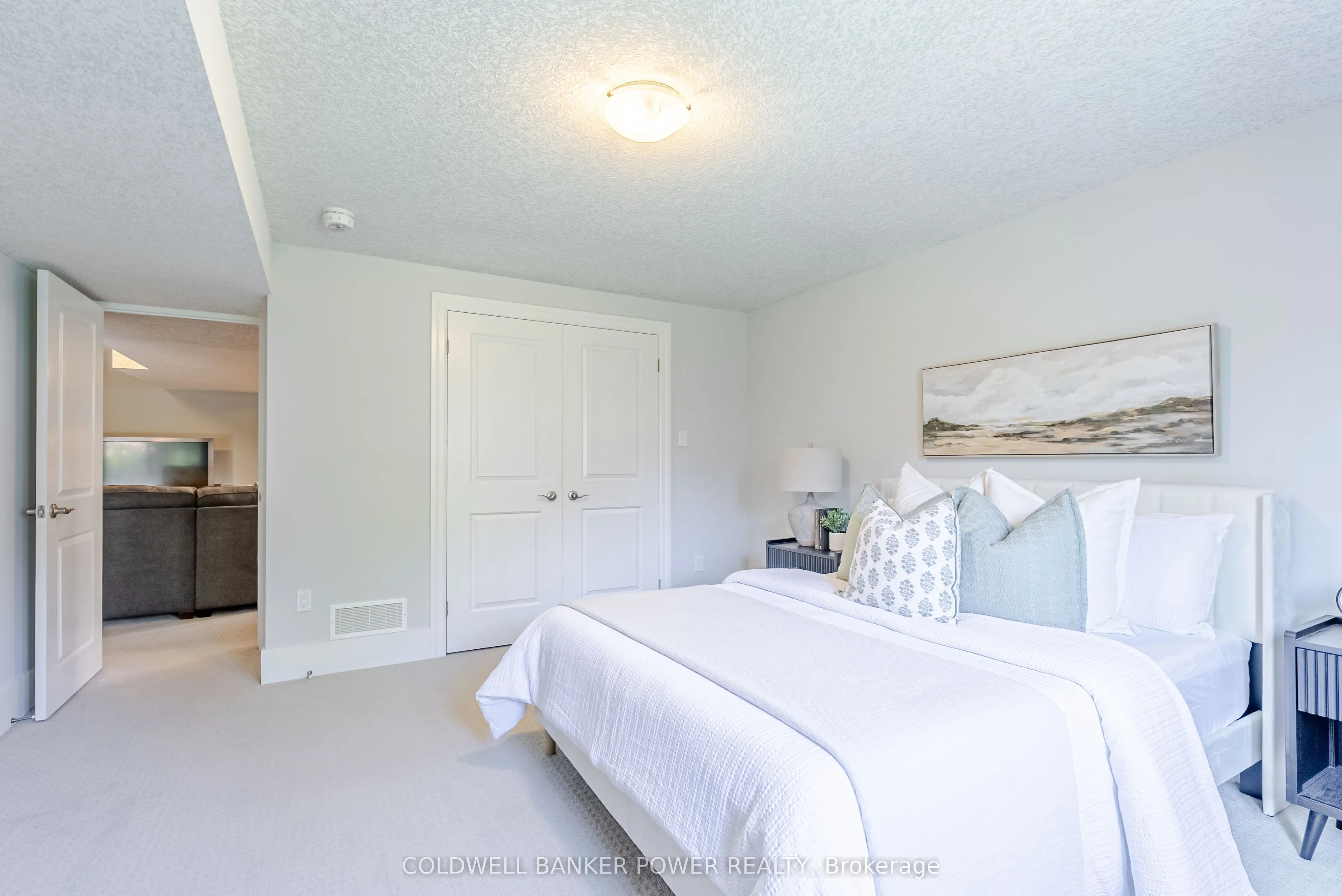 2081 Wallingford Avenue, #18