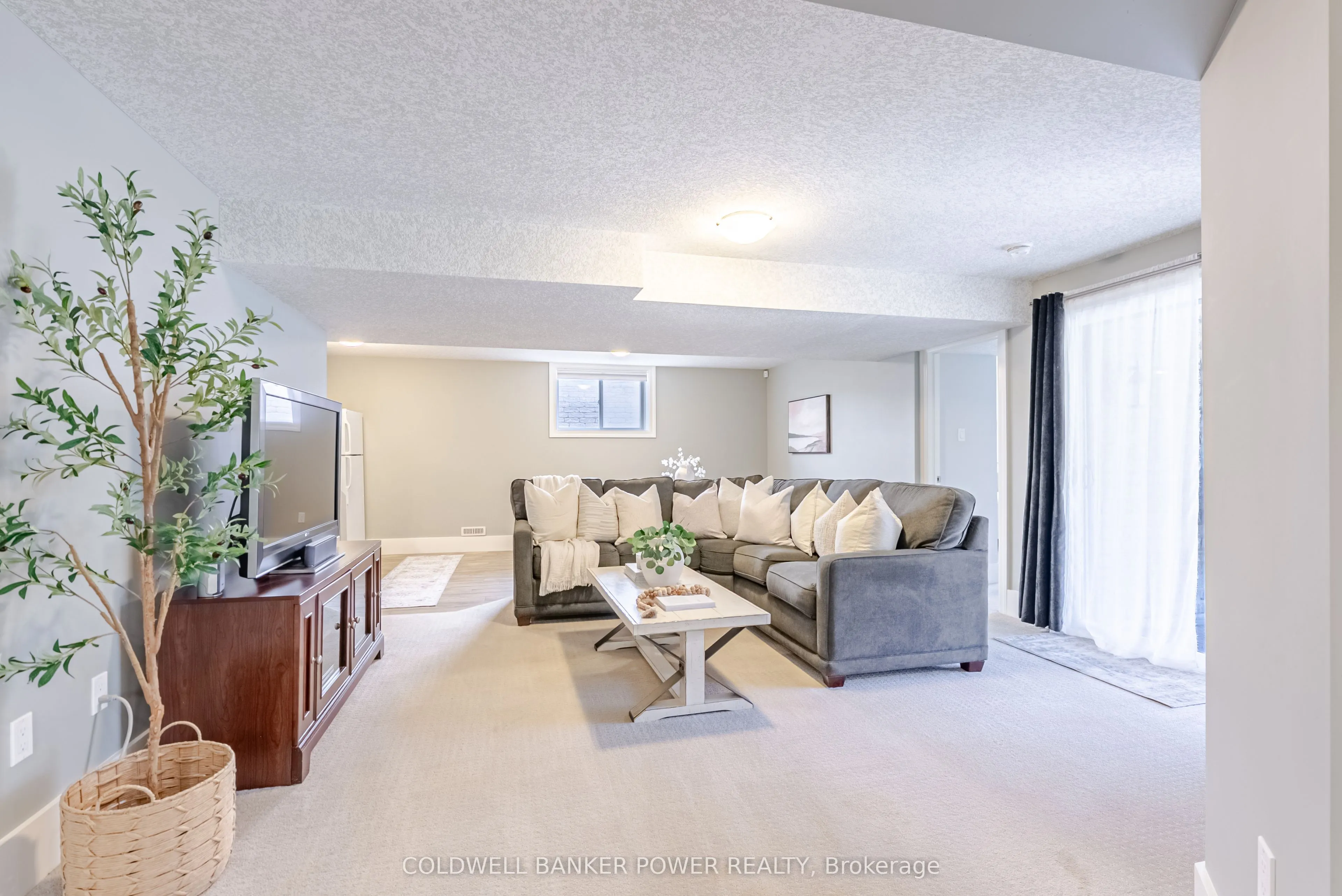 2081 Wallingford Avenue, #18
