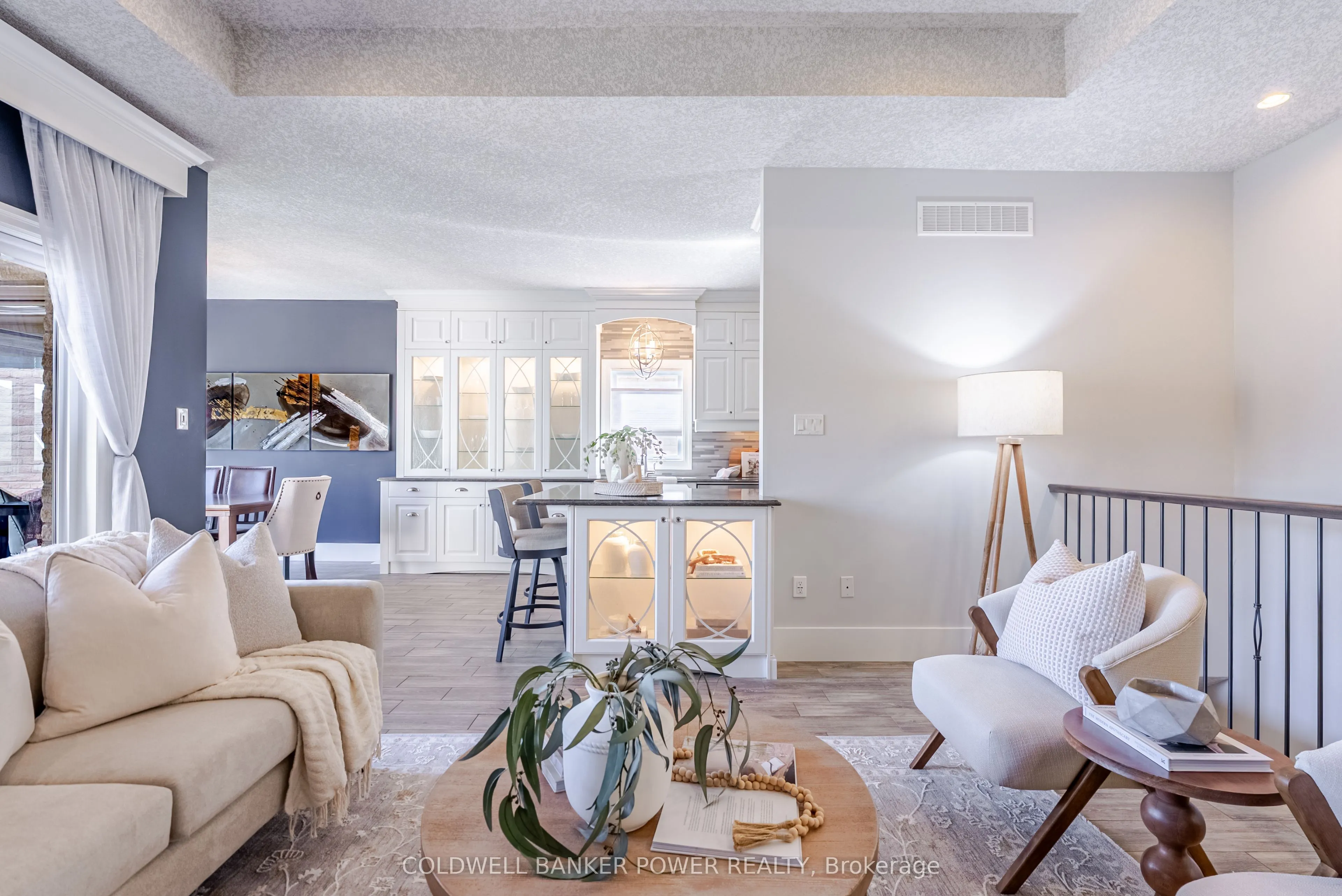 2081 Wallingford Avenue, #18