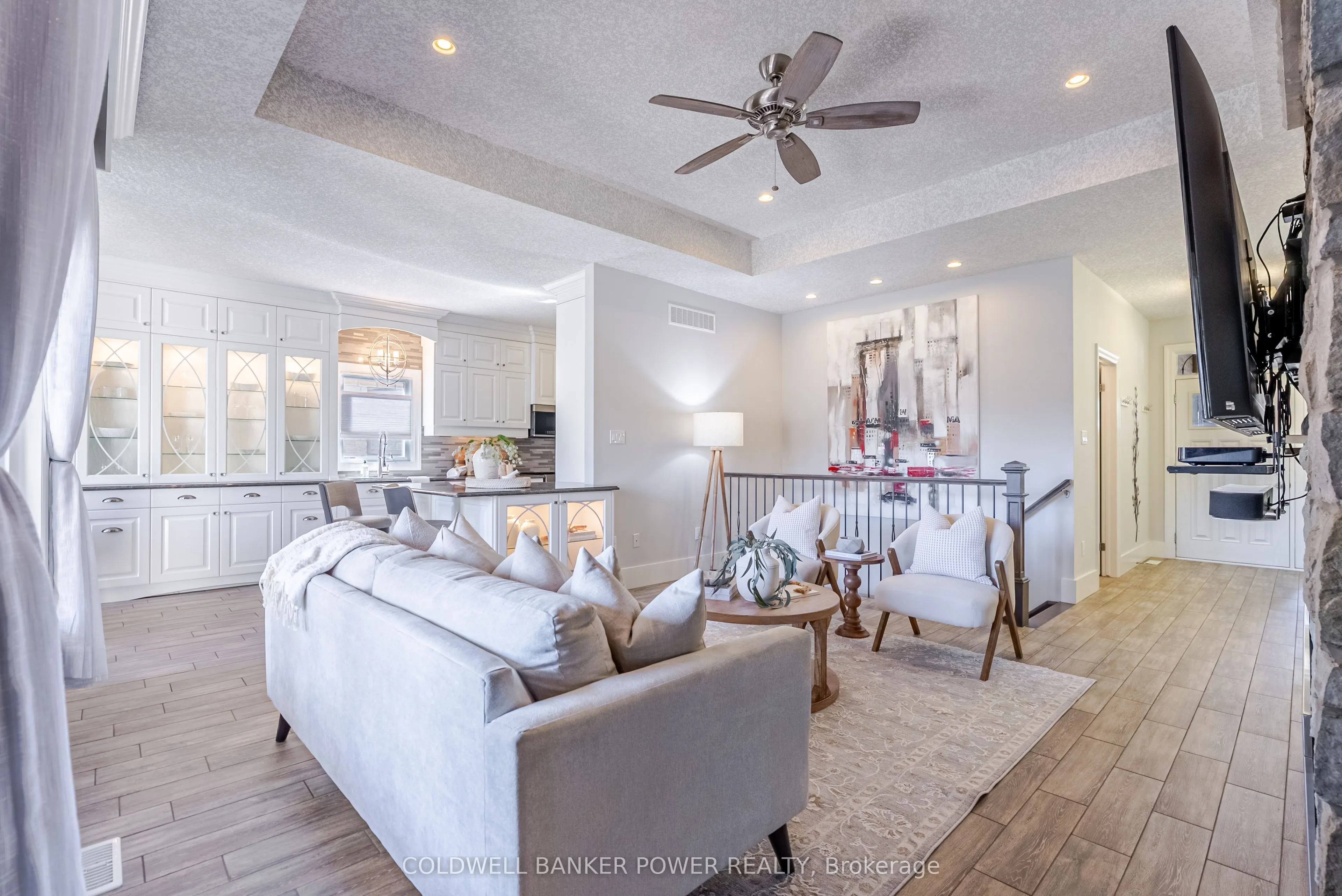 2081 Wallingford Avenue, #18