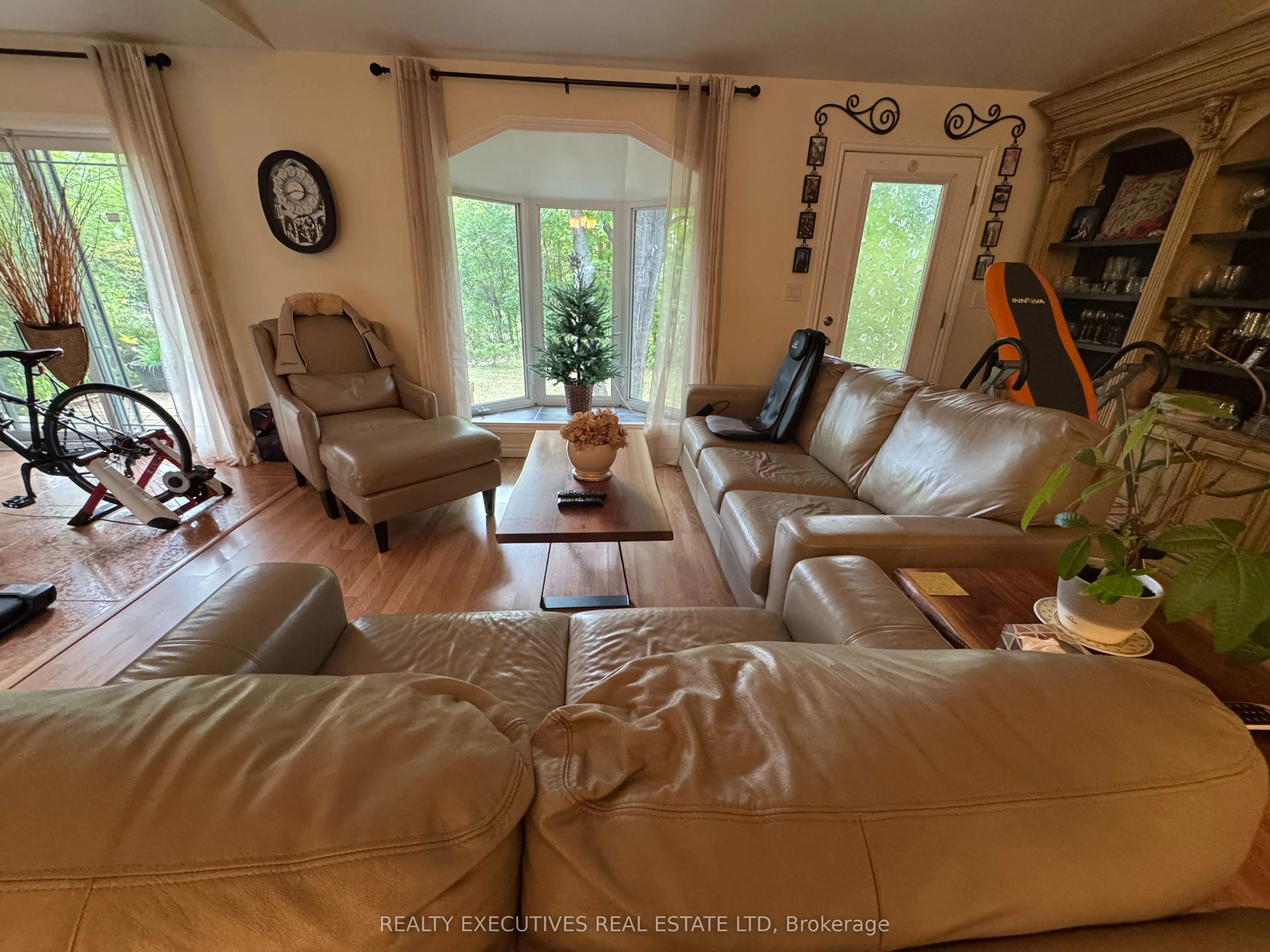 836 Narrow Locks Road NW