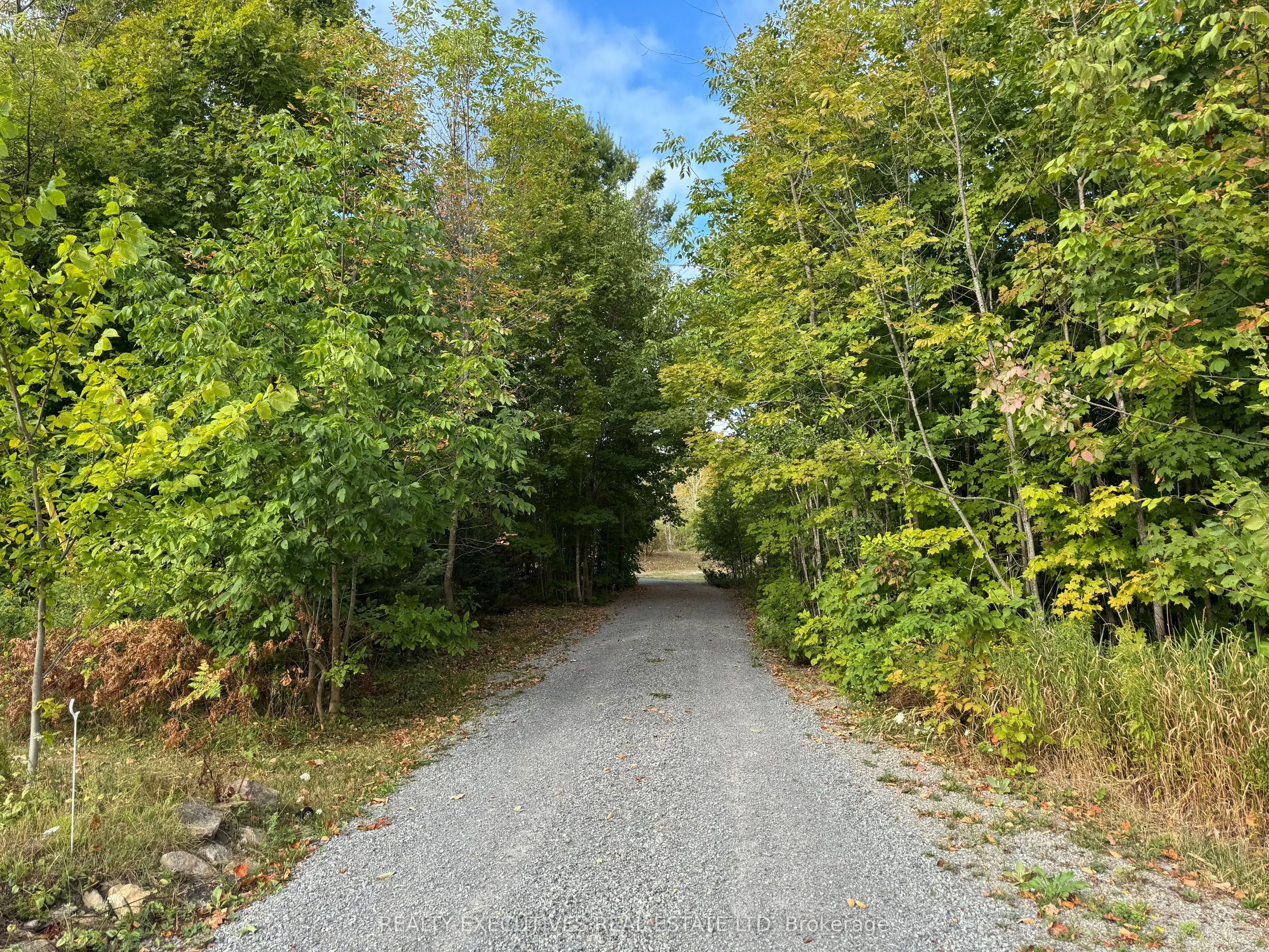 836 Narrow Locks Road NW