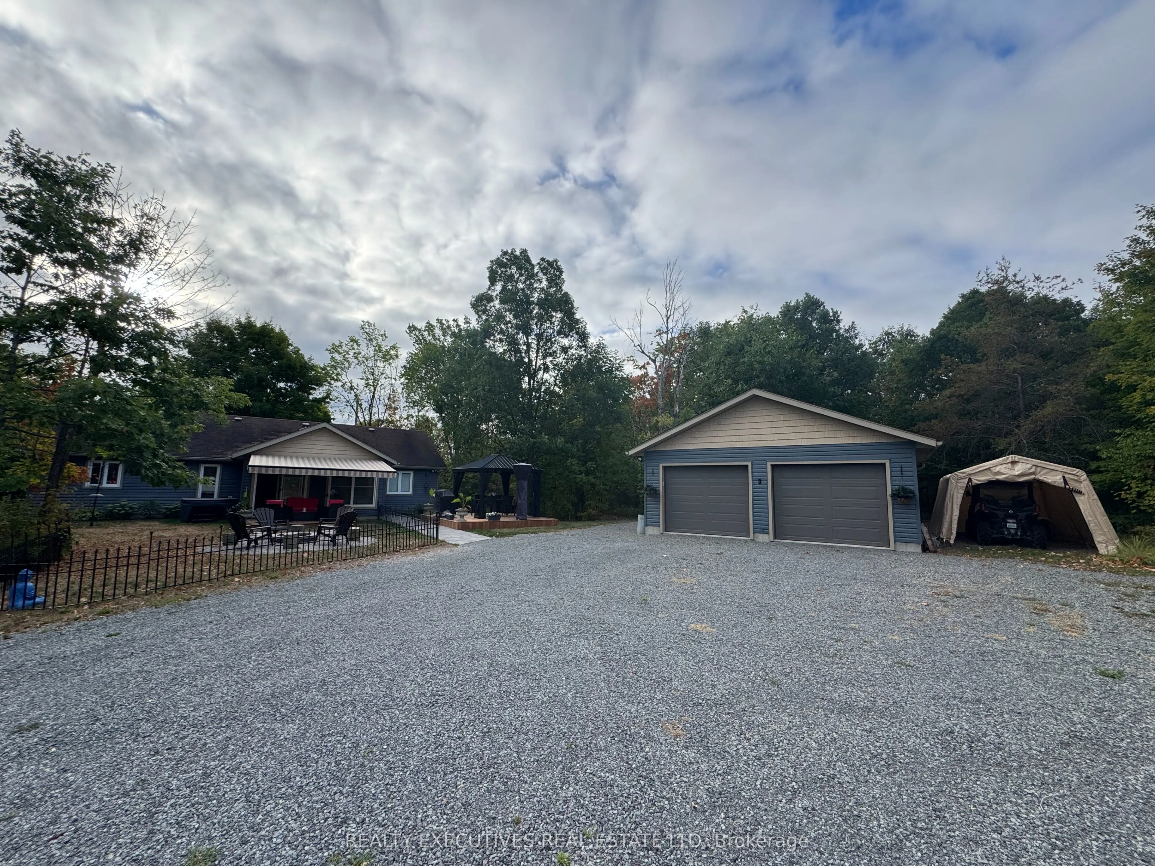 836 Narrow Locks Road NW
